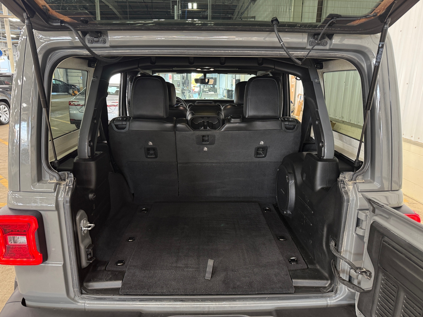 Thumbnail: 2022 Jeep Wrangler - 7