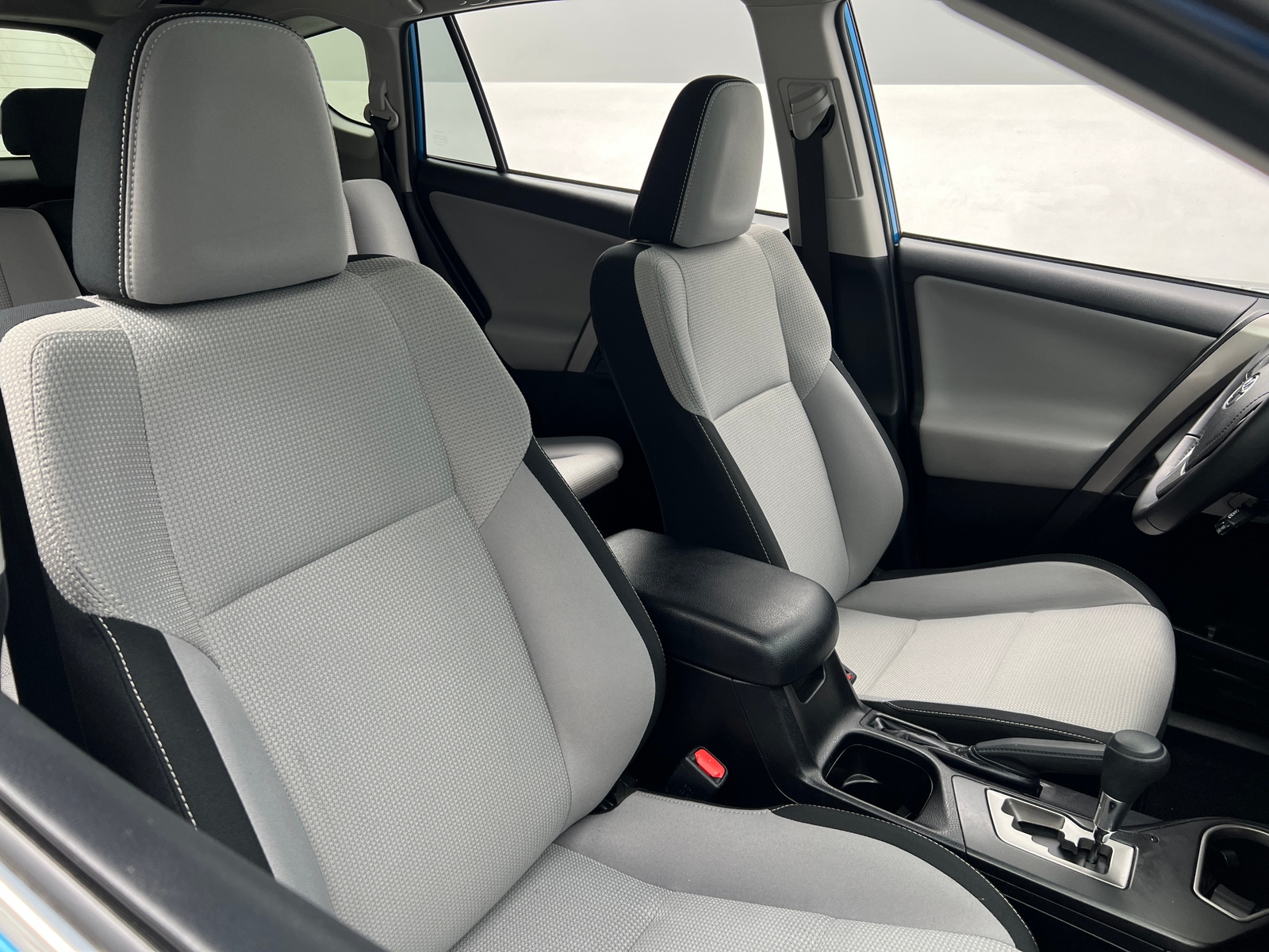 Thumbnail: 2018 Toyota RAV4 - 2