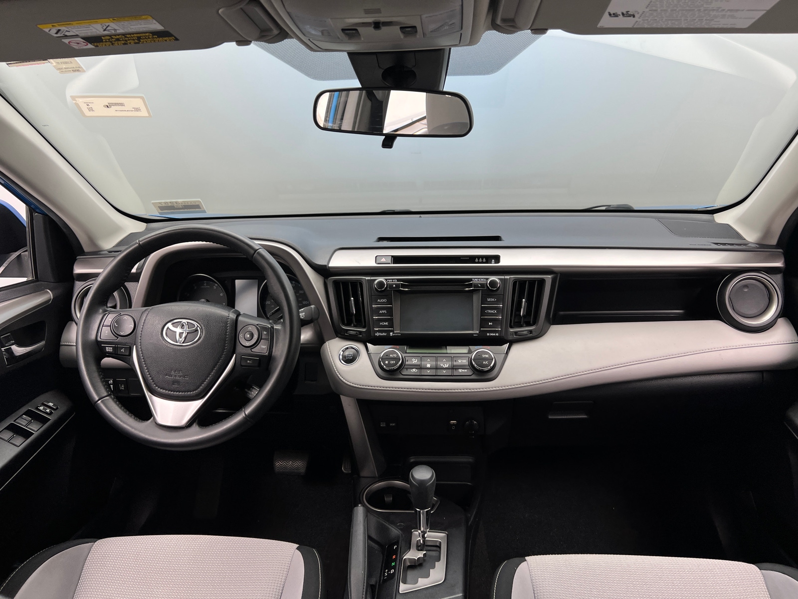 Thumbnail: 2018 Toyota RAV4 - 3