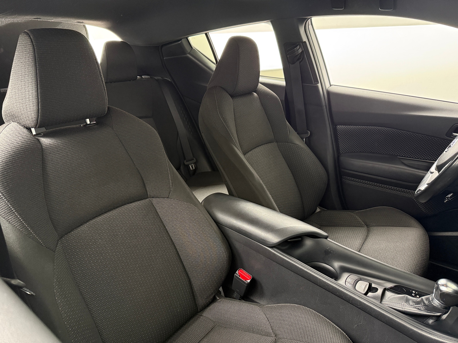 Thumbnail: 2018 Toyota C-HR - 2