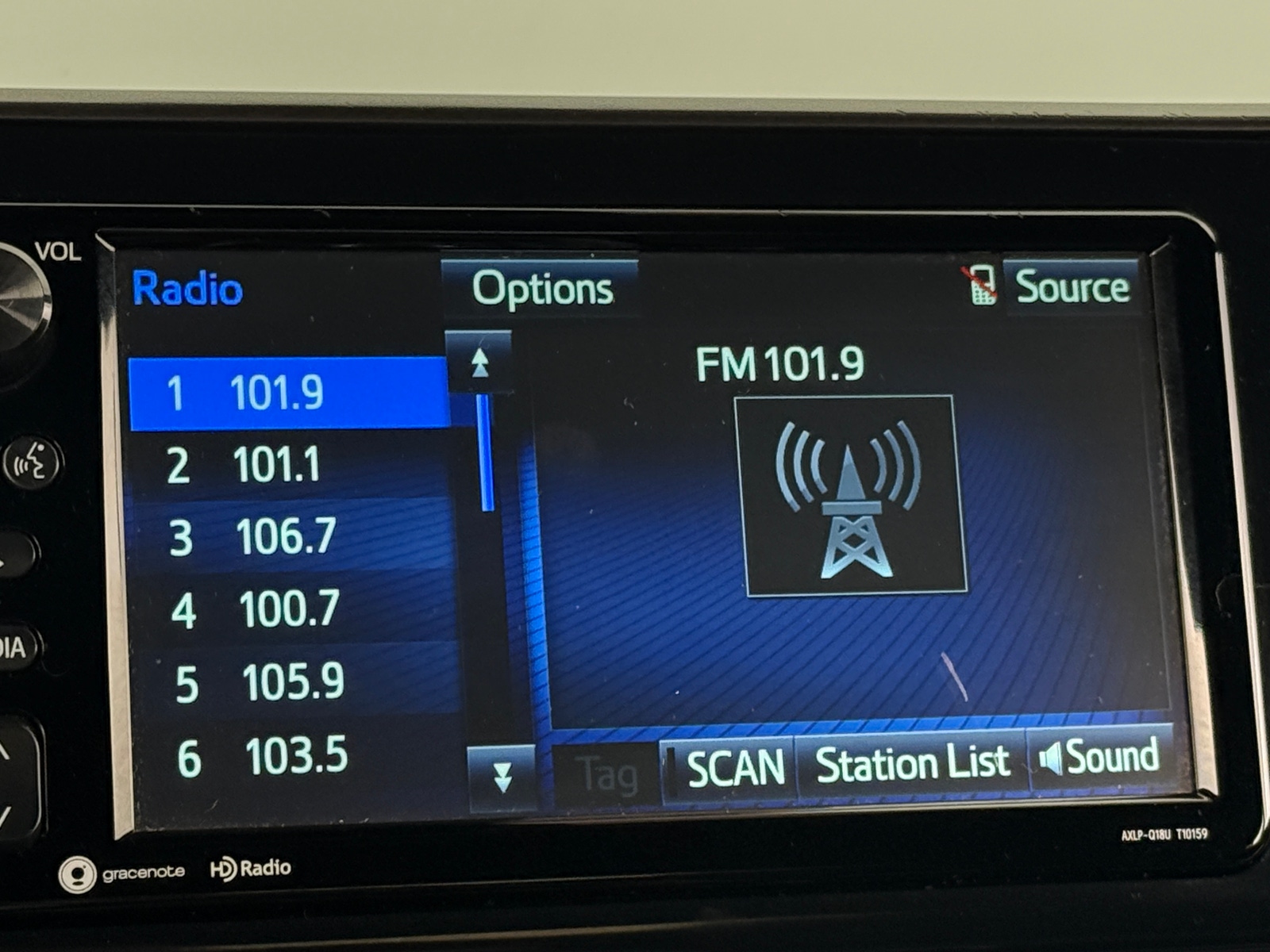 Thumbnail: 2018 Toyota C-HR - 4