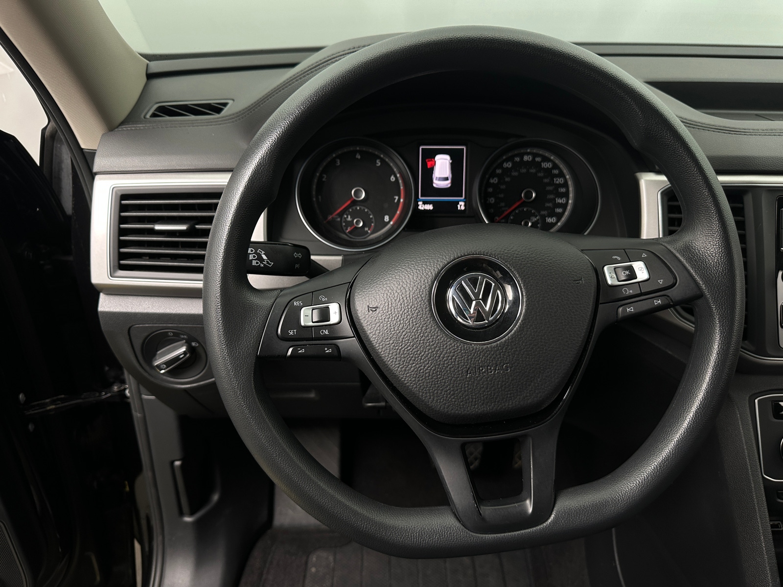 Thumbnail: 2018 Volkswagen Atlas - 5