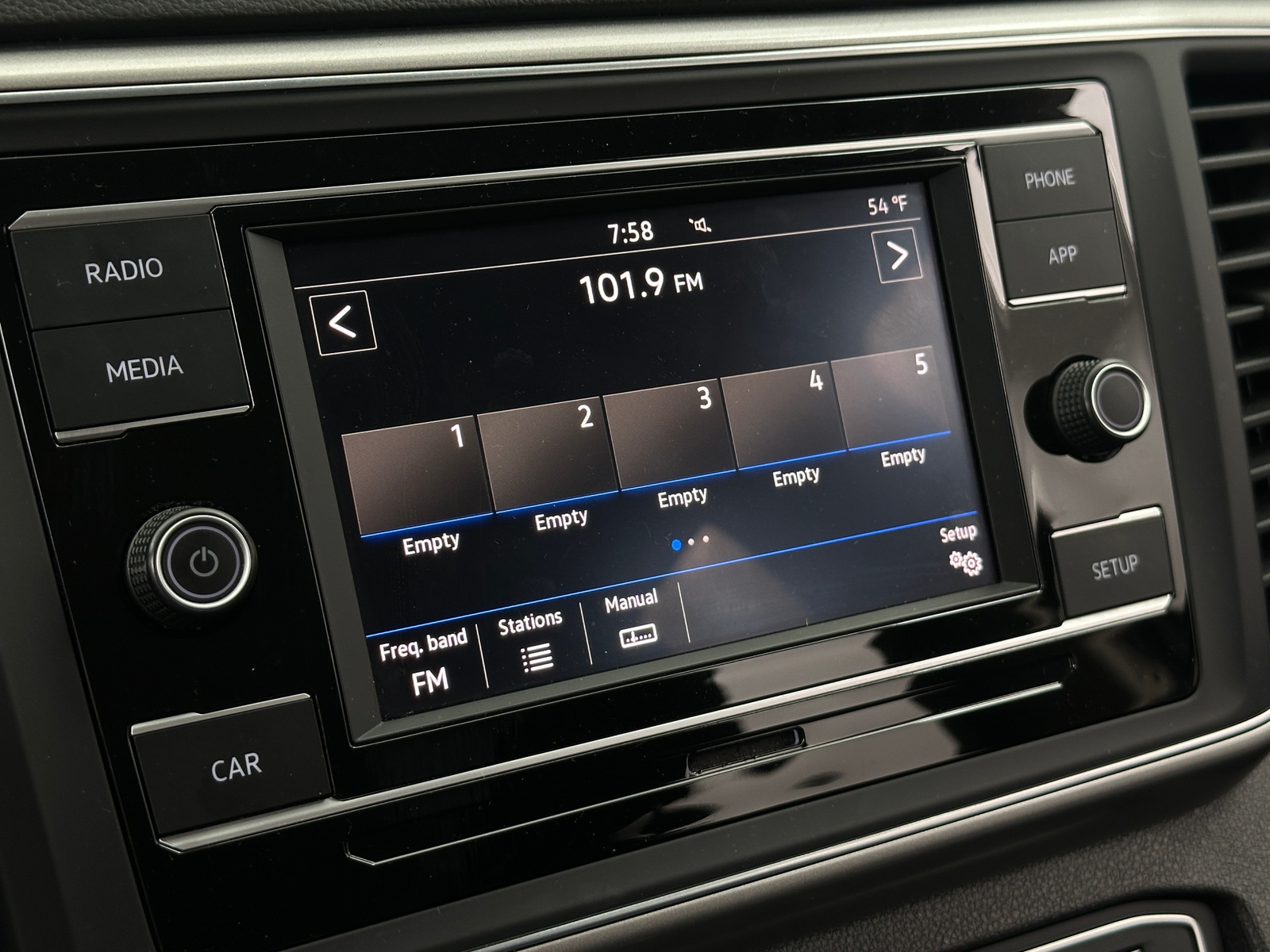 Thumbnail: 2018 Volkswagen Atlas - 4