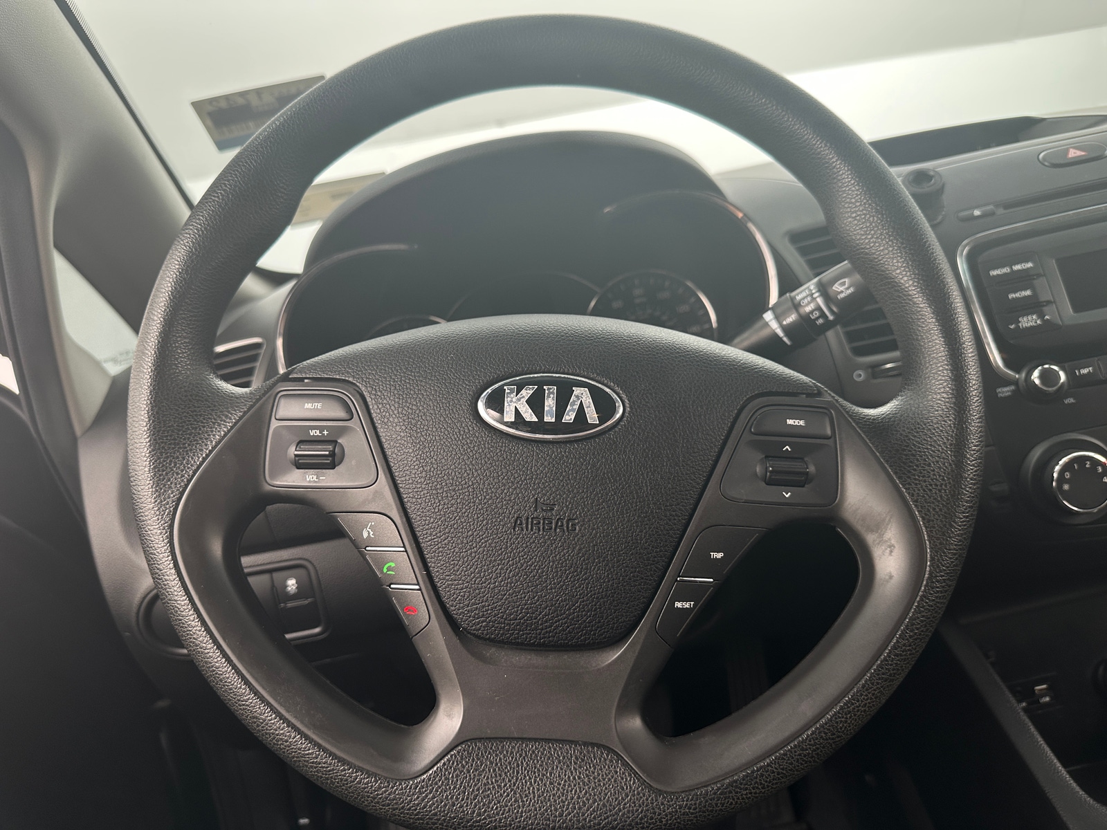 Thumbnail: 2017 Kia Forte - 5