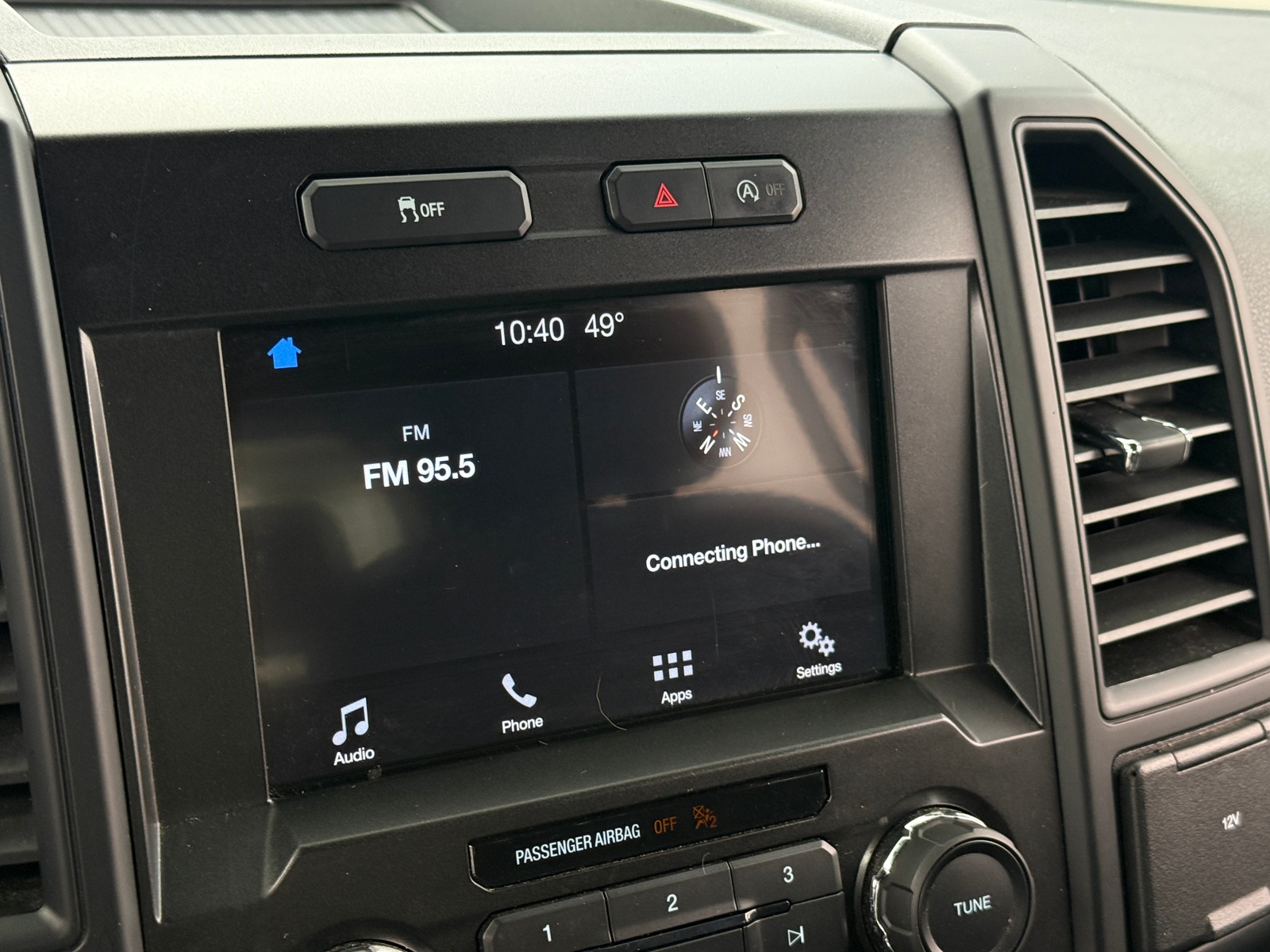 Thumbnail: 2018 Ford Econoline - 4