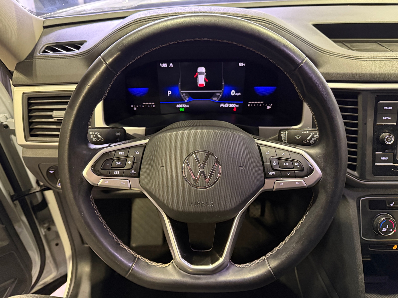 Thumbnail: 2022 Volkswagen Atlas - 4