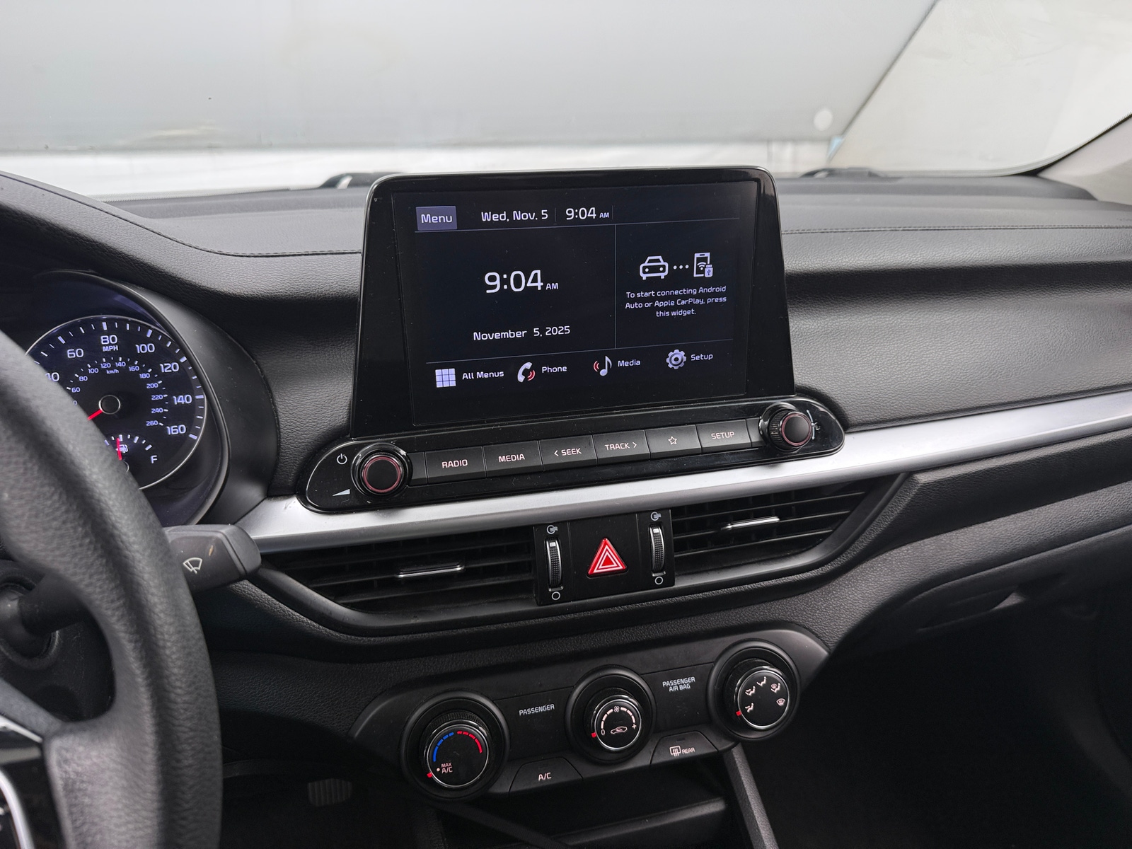 Thumbnail: 2023 Kia Forte - 4