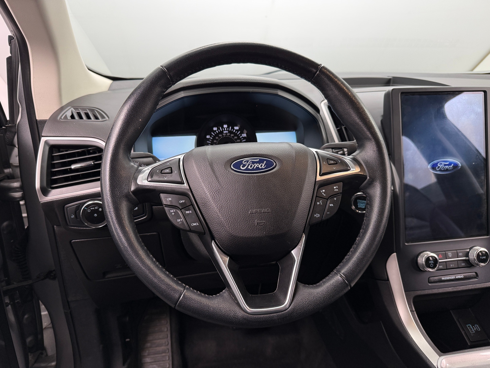 Thumbnail: 2023 Ford Edge - 4