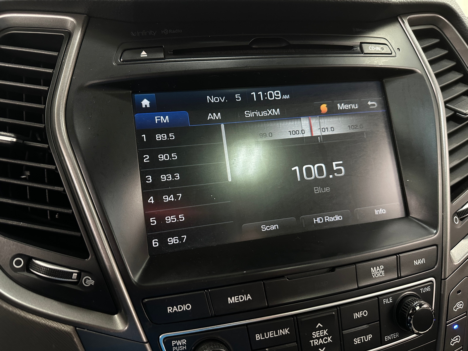 Thumbnail: 2018 Hyundai Santa Fe - 3