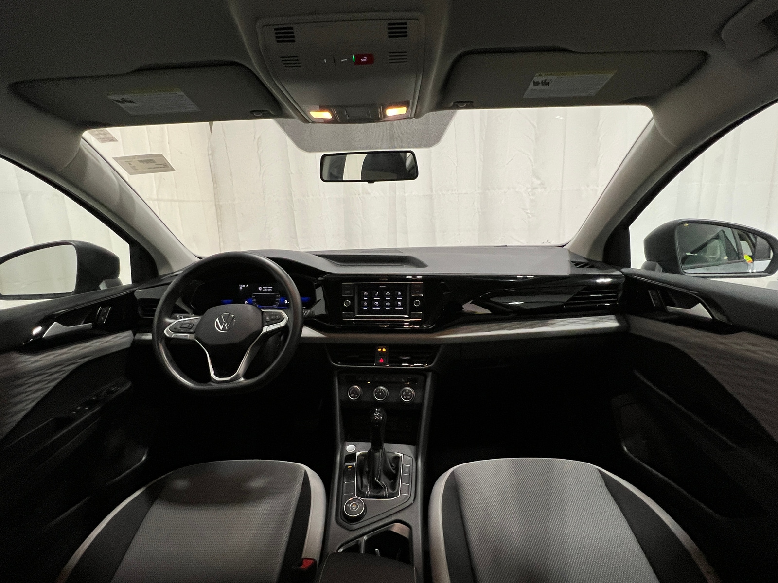 Thumbnail: 2022 Volkswagen Taos - 3