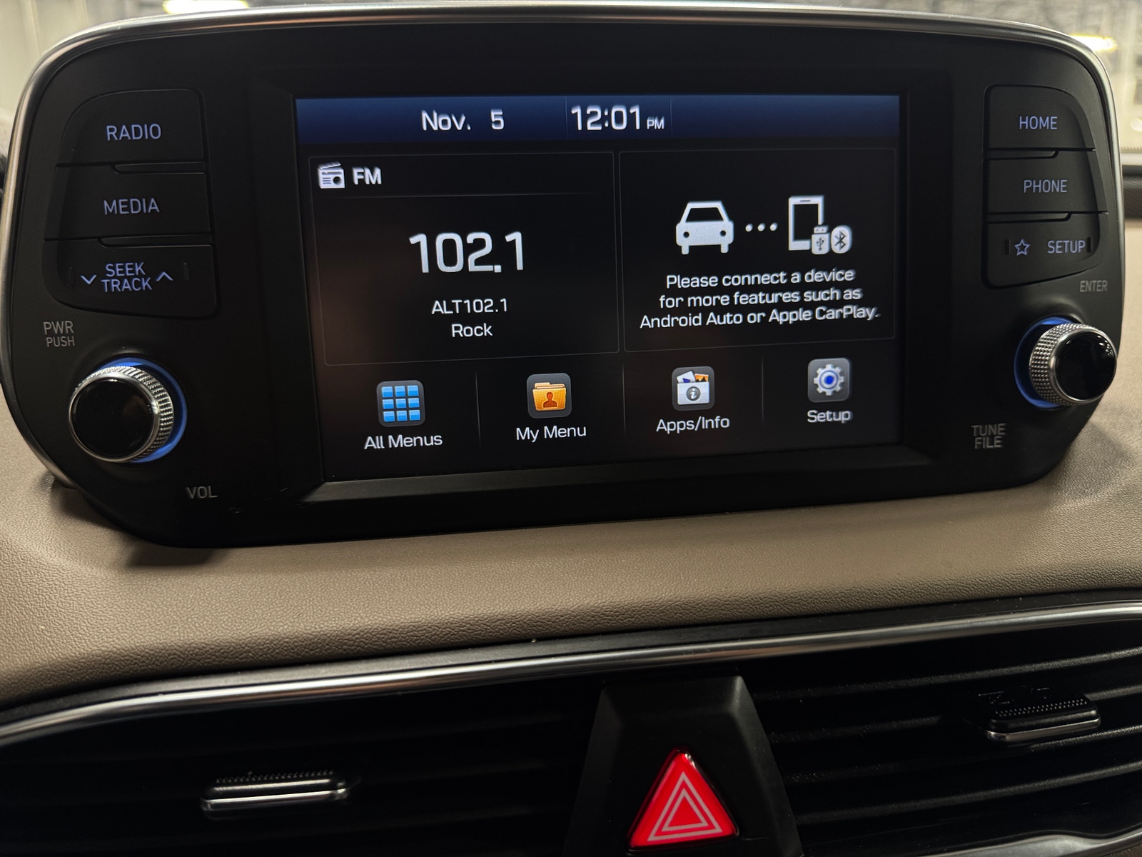 Thumbnail: 2020 Hyundai Santa Fe - 4