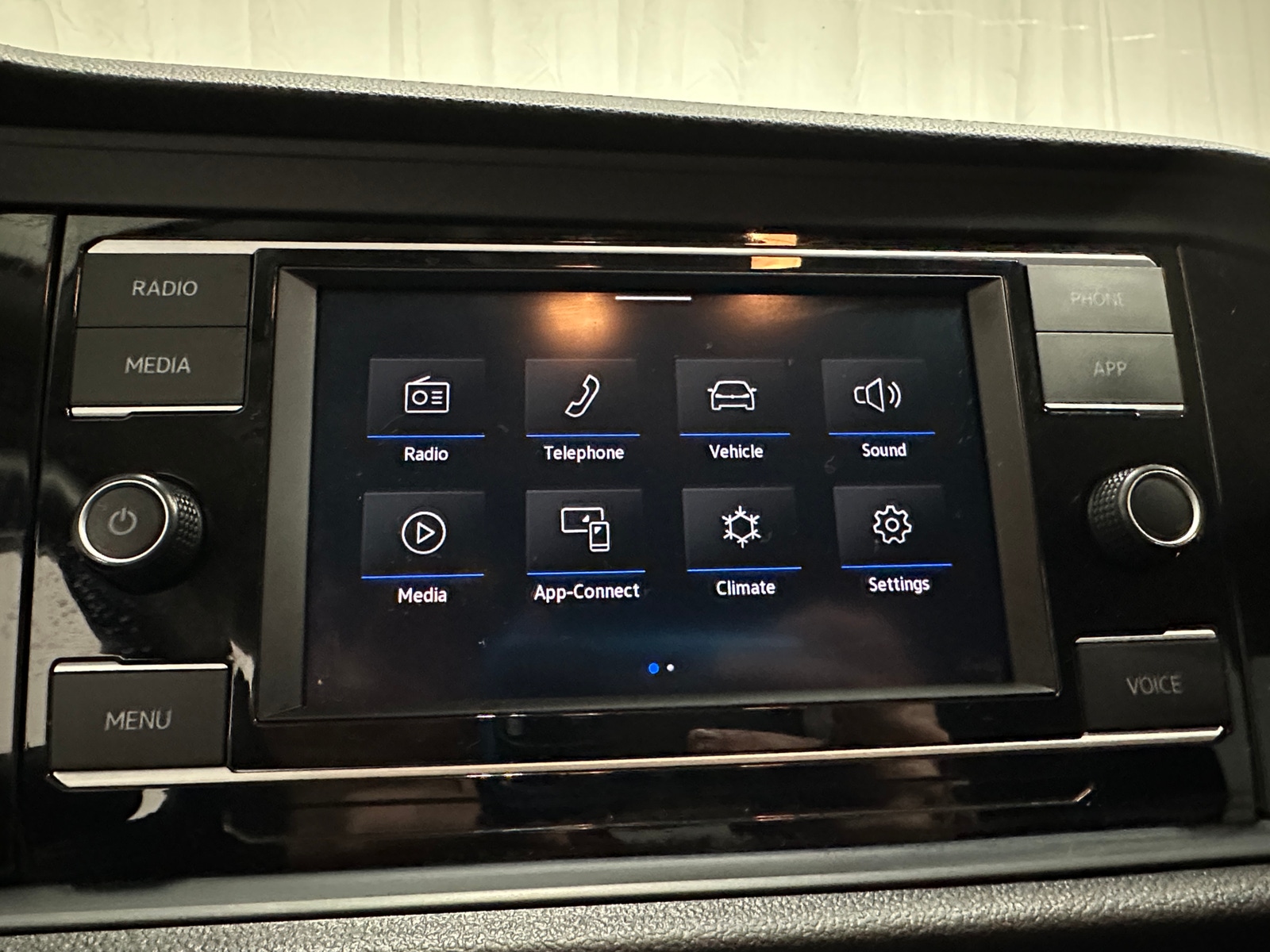 Thumbnail: 2023 Volkswagen Jetta - 3