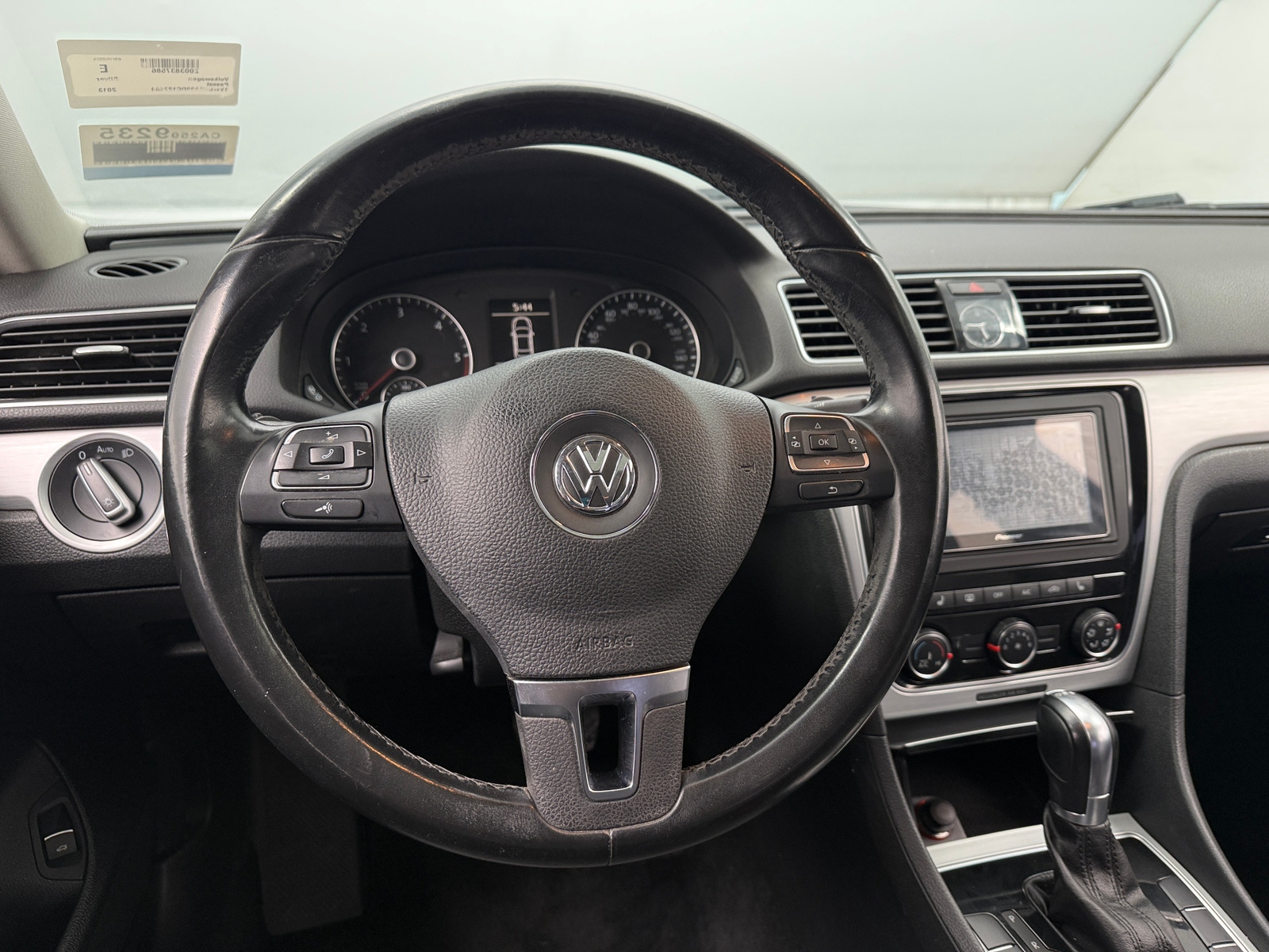 Thumbnail: 2013 Volkswagen Passat - 4