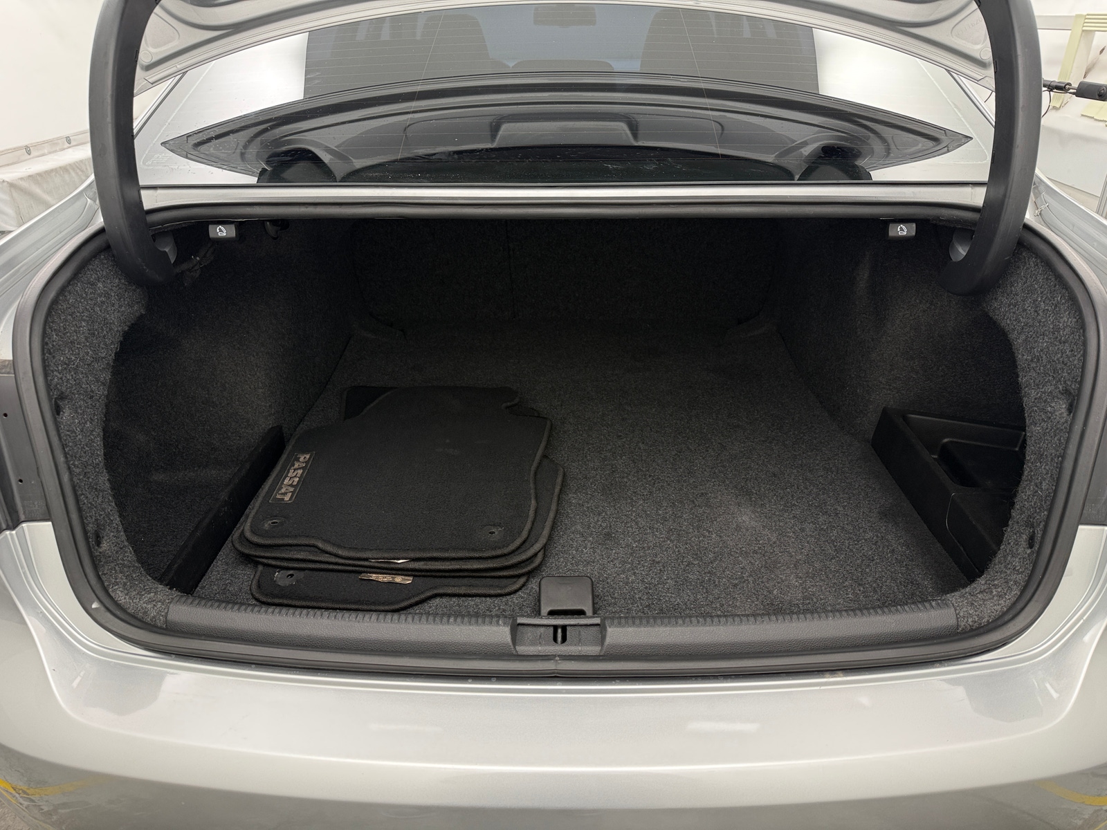 Thumbnail: 2013 Volkswagen Passat - 6