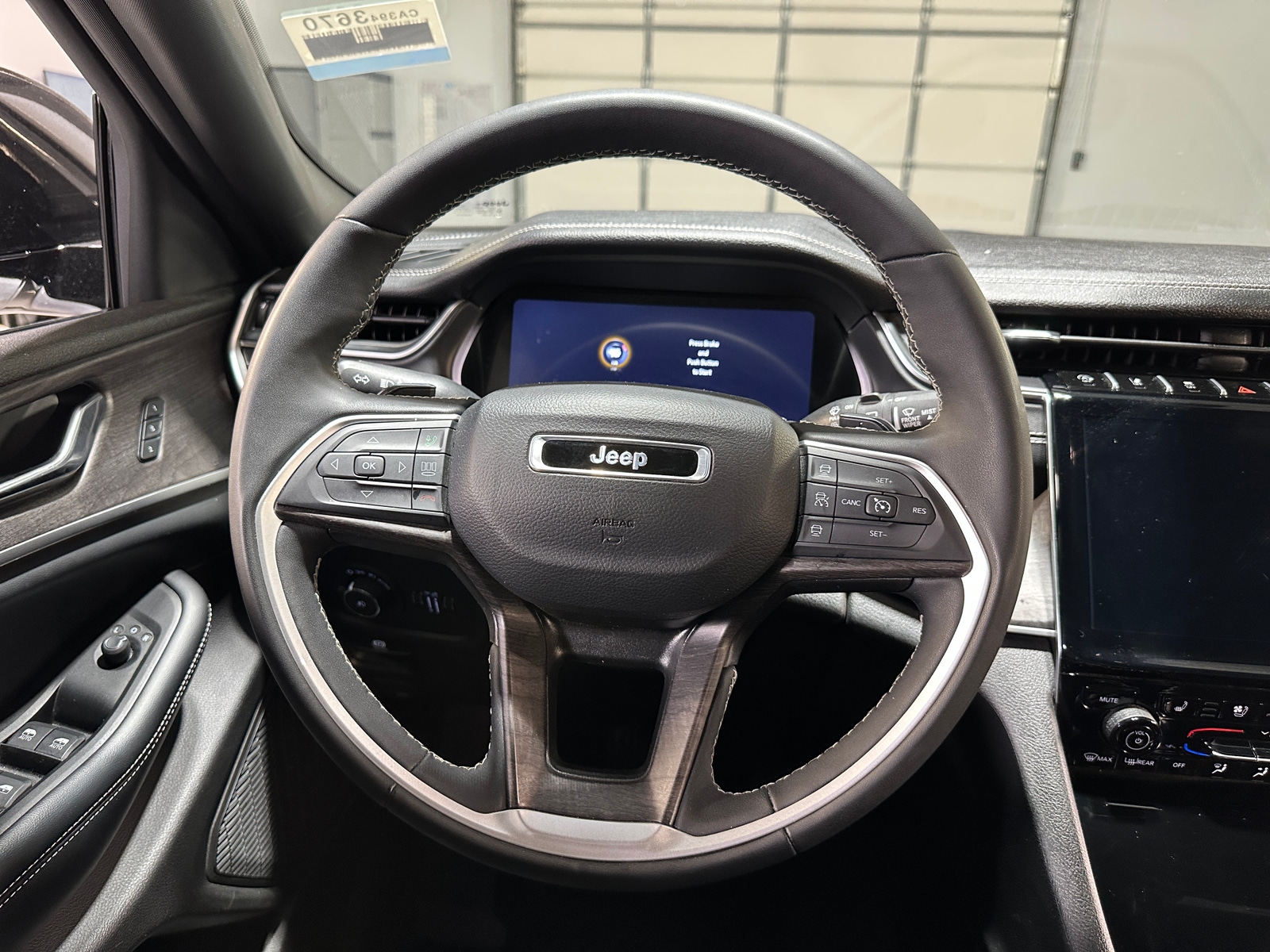 Thumbnail: 2024 Jeep Grand Cherokee L - 4