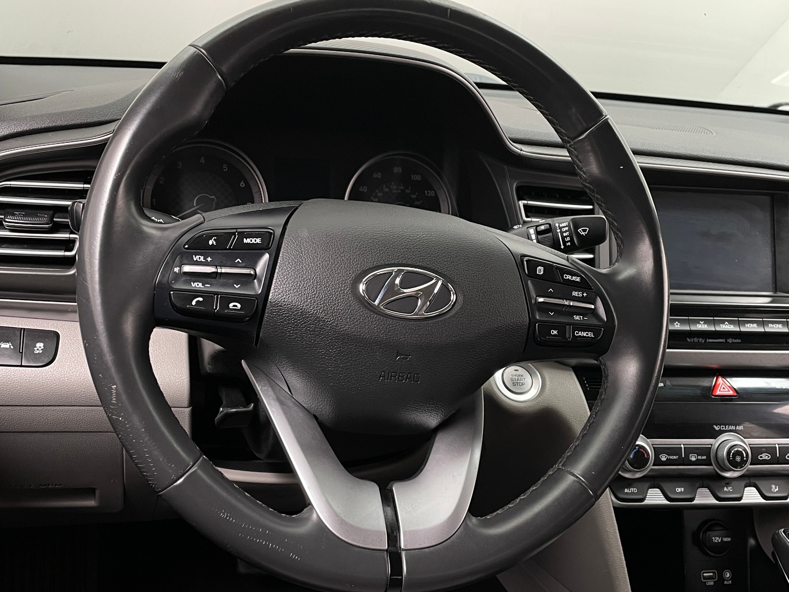 Thumbnail: 2020 Hyundai Elantra - 4