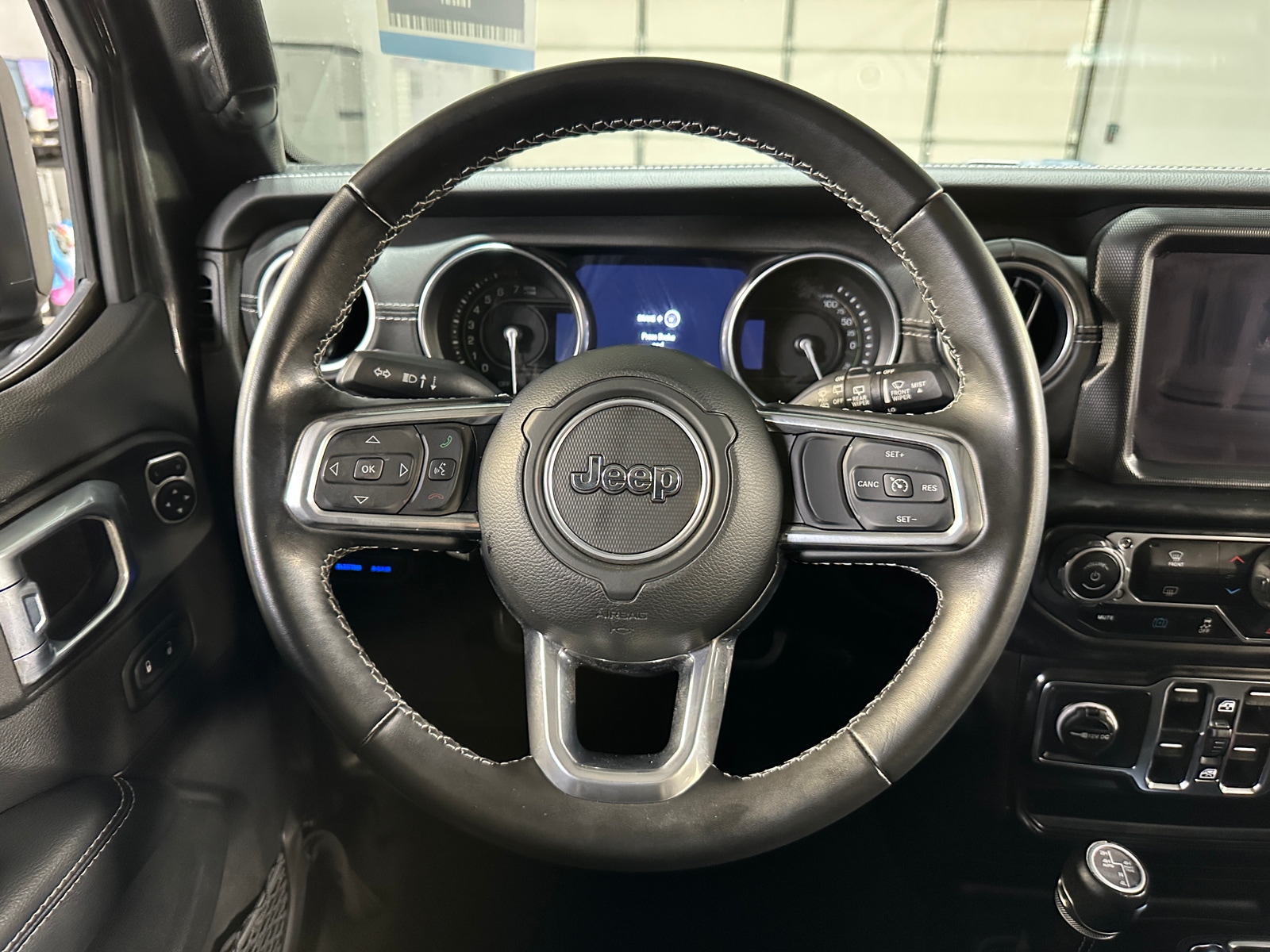 Thumbnail: 2022 Jeep Wrangler - 5