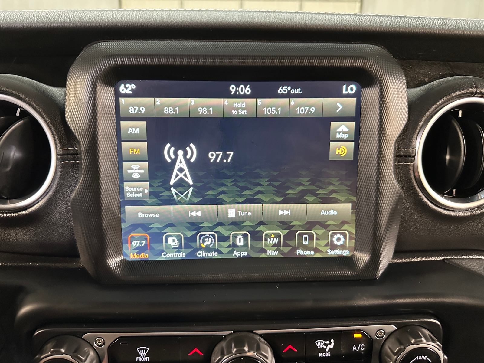 Thumbnail: 2022 Jeep Wrangler - 4