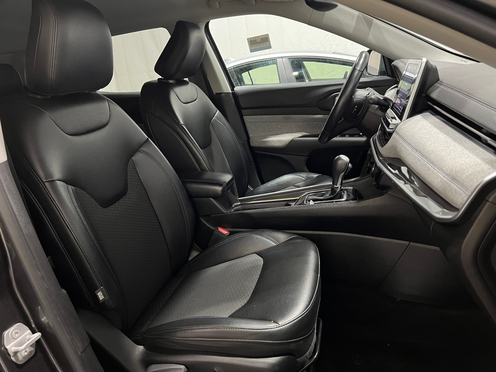 Thumbnail: 2022 Jeep Compass - 2