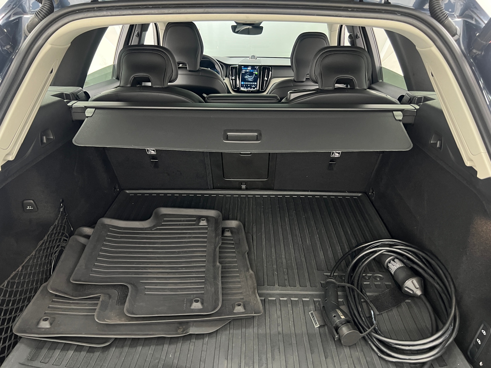 Thumbnail: 2022 Volvo XC60 - 6