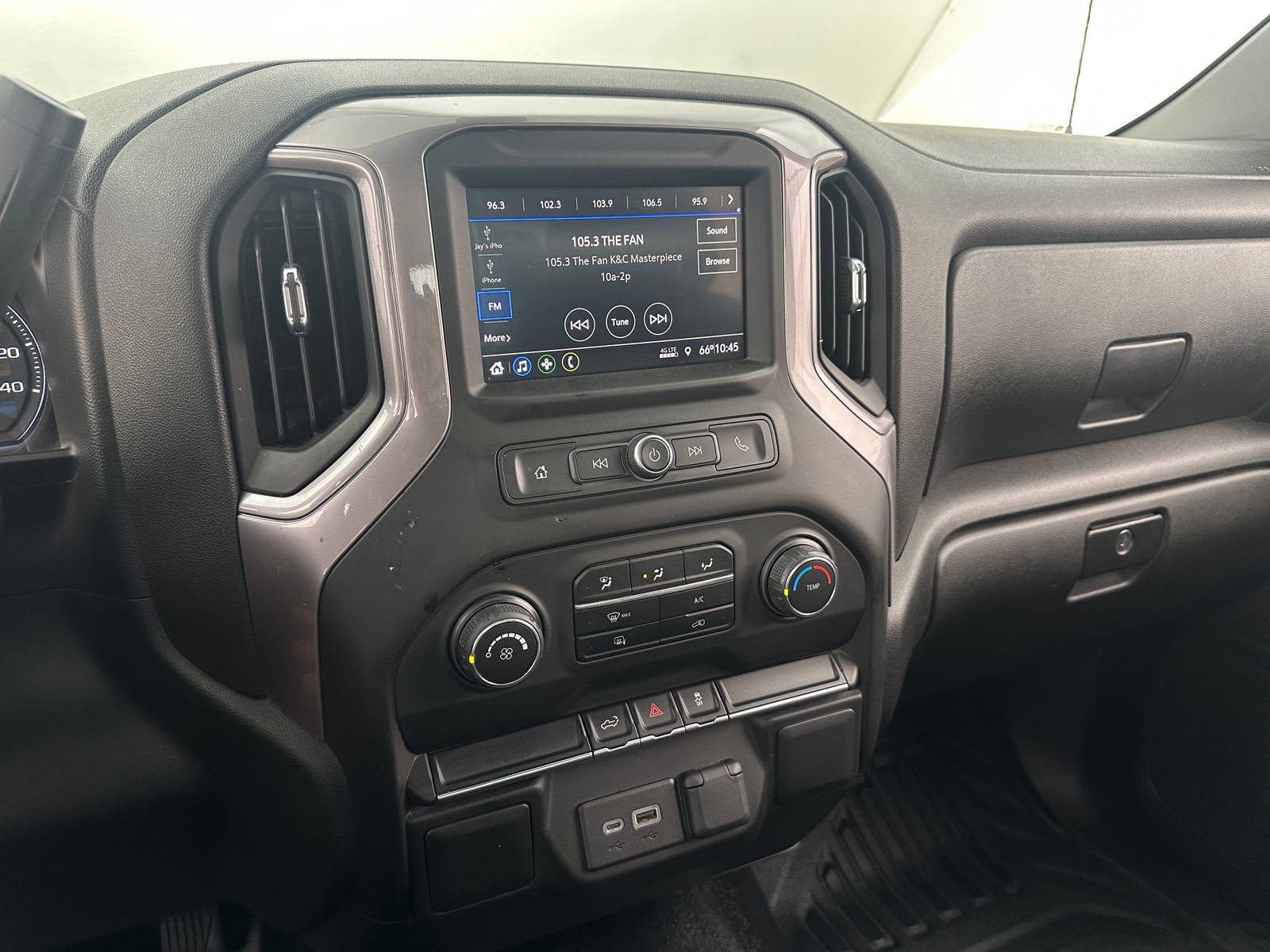 Thumbnail: 2021 Chevrolet Silverado 1500 - 3