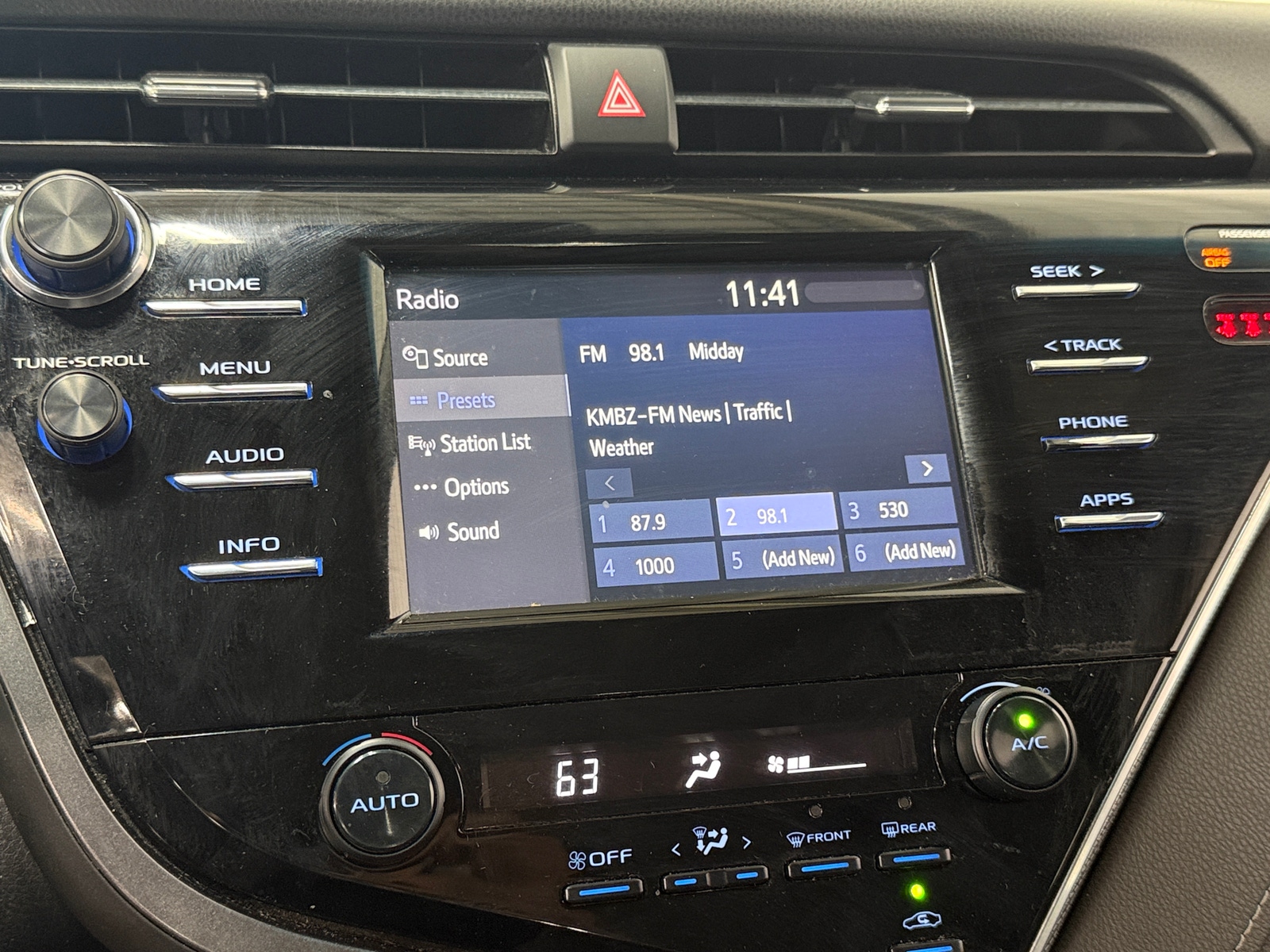 Thumbnail: 2018 Toyota Camry - 4