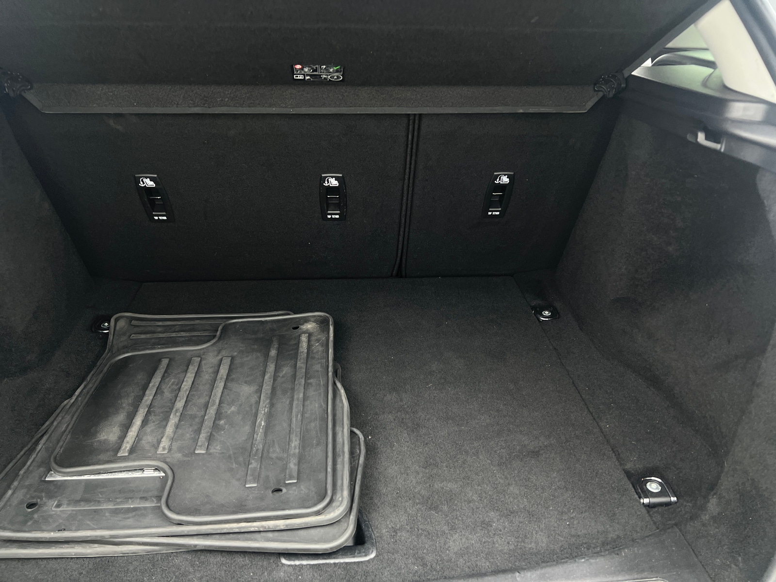 Thumbnail: 2019 Land Rover Range Rover Evoque - 6