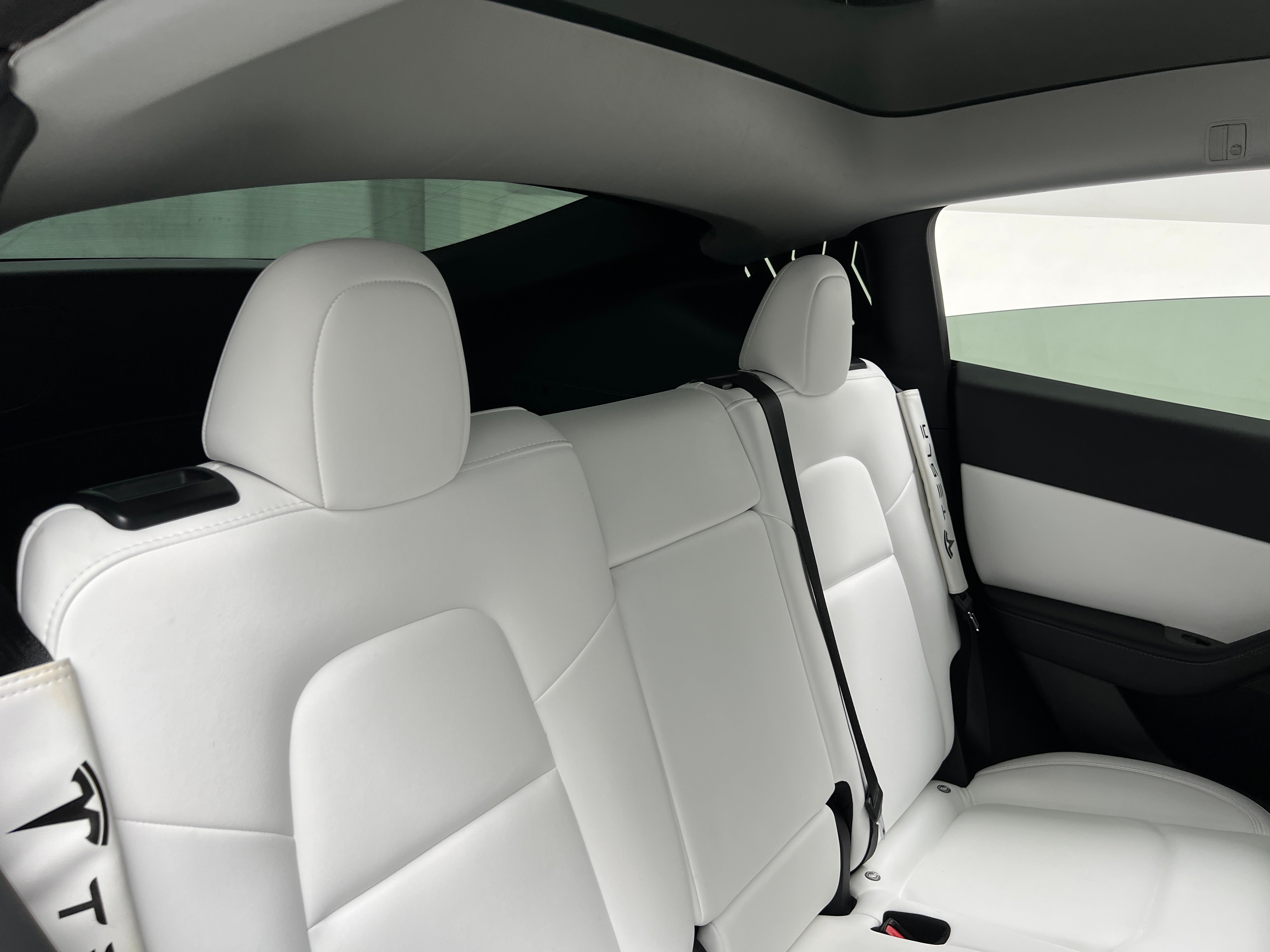 Used 2022 Tesla Model Y Long Range with VIN 7SAYGDEE8NF454891 for sale in Oak Creek, WI