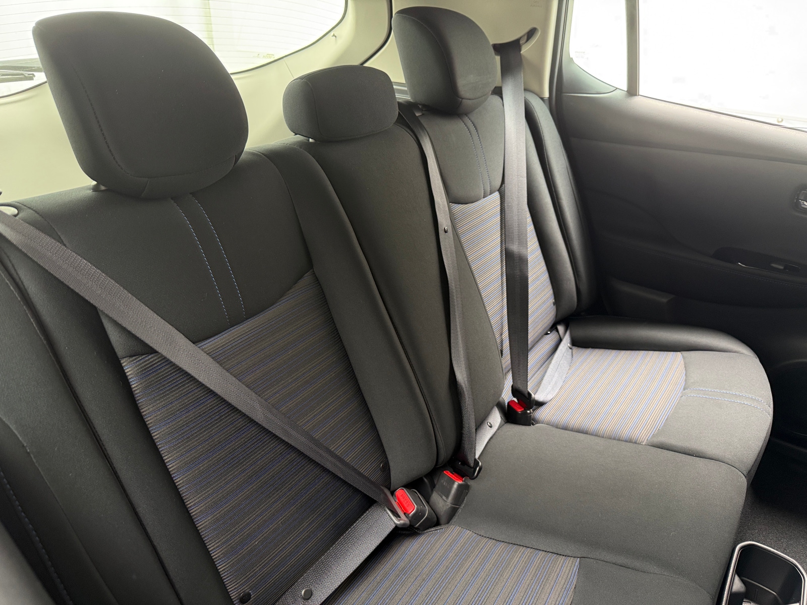 Thumbnail: 2025 Nissan Leaf - 6