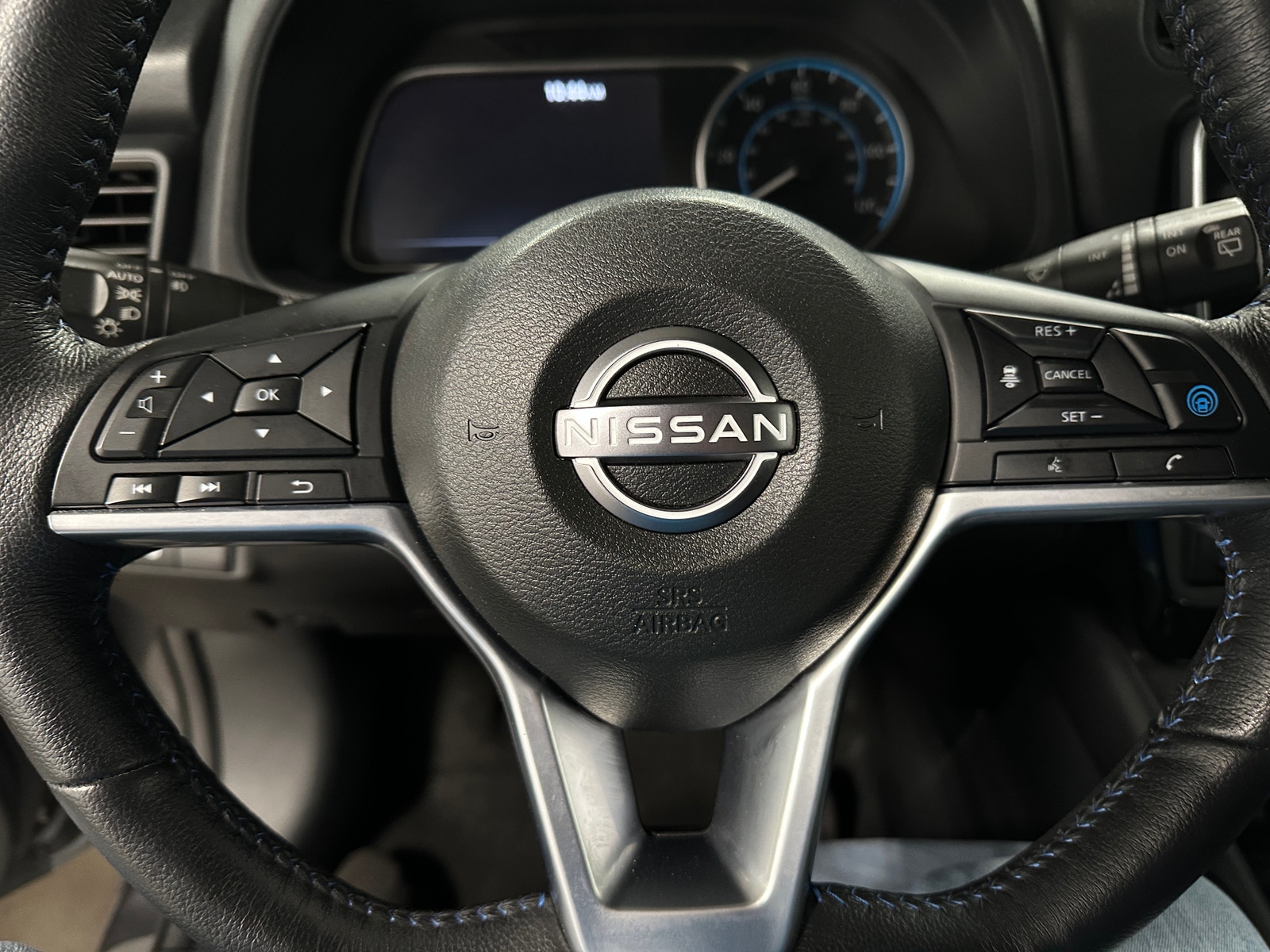 Thumbnail: 2025 Nissan Leaf - 5