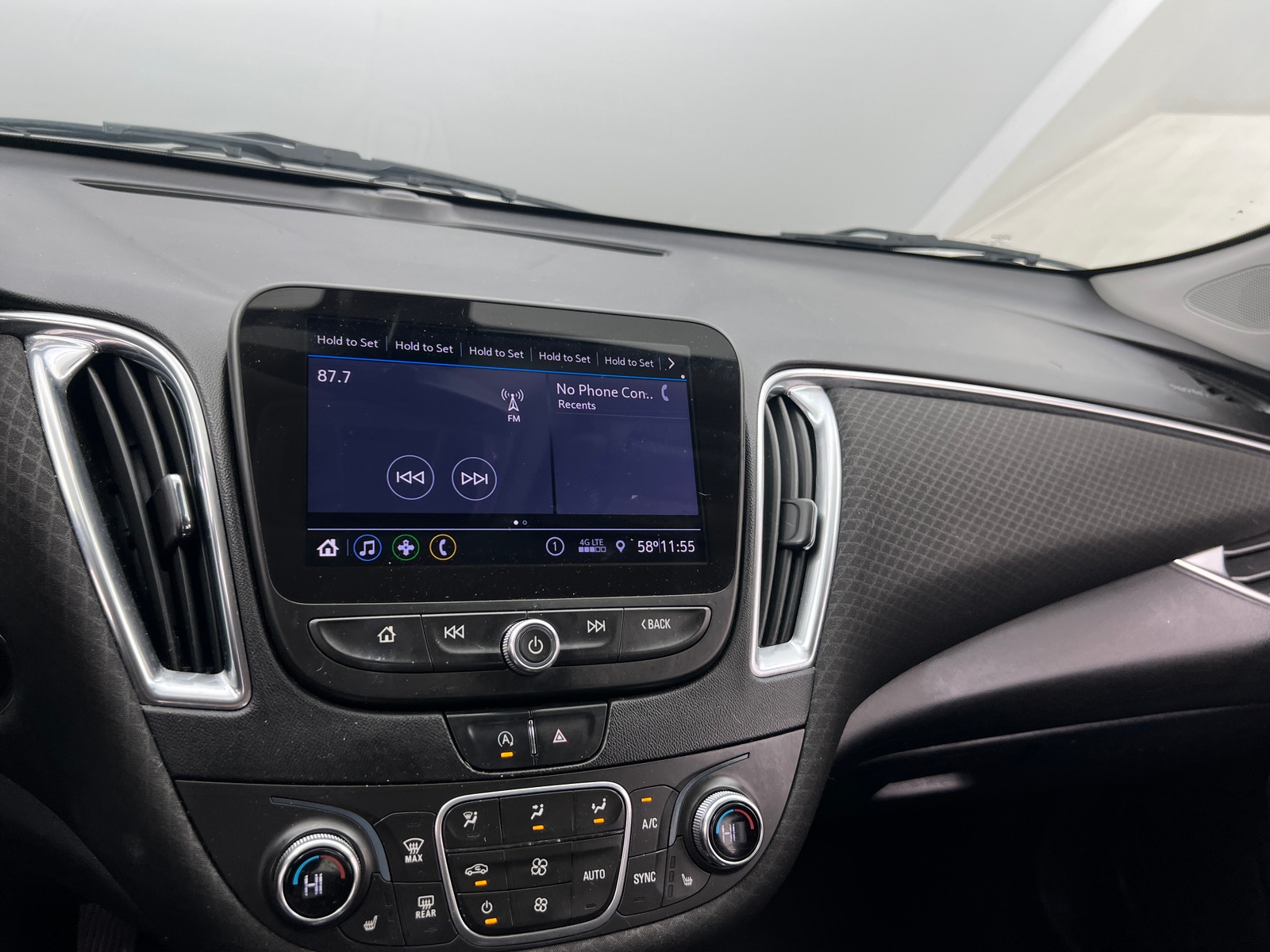 Thumbnail: 2020 Chevrolet Malibu - 4