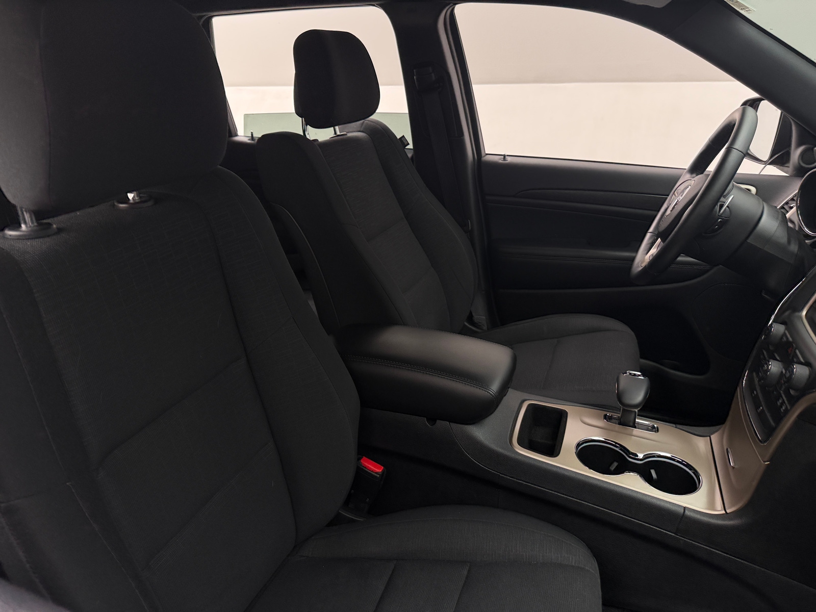 Thumbnail: 2015 Jeep Grand Cherokee - 2