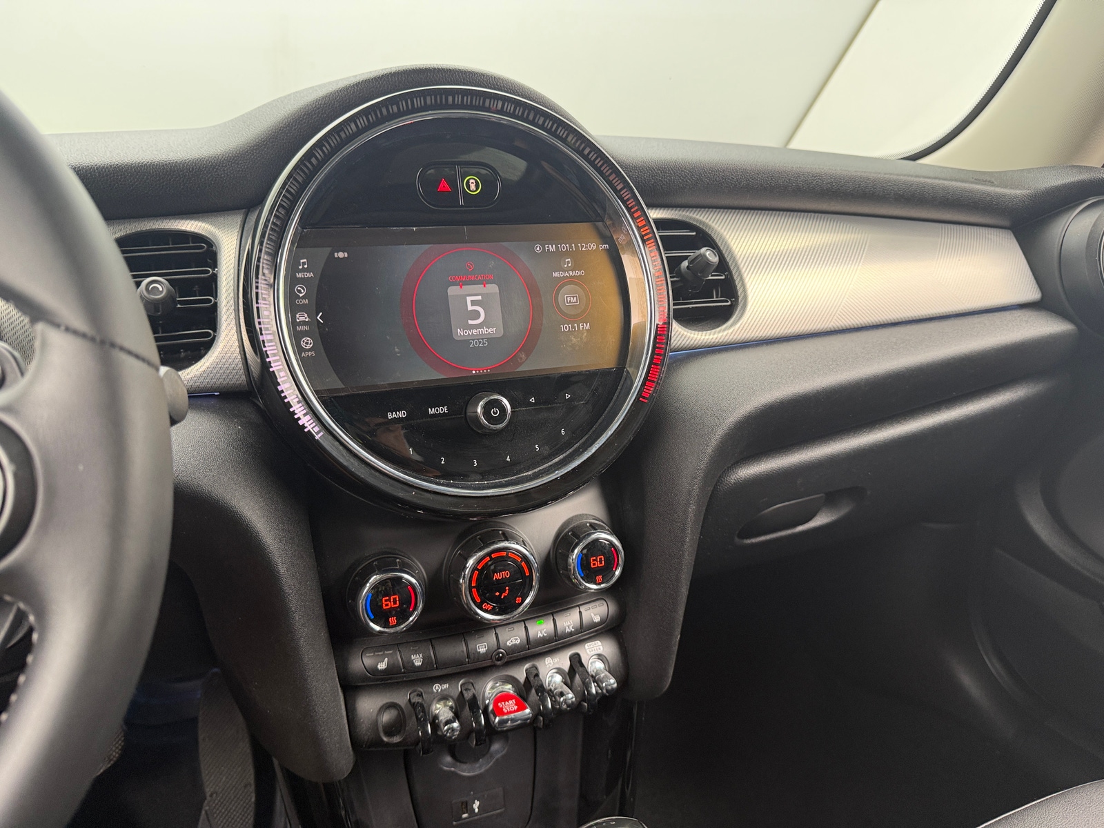 Thumbnail: 2023 MINI Cooper Hardtop - 3