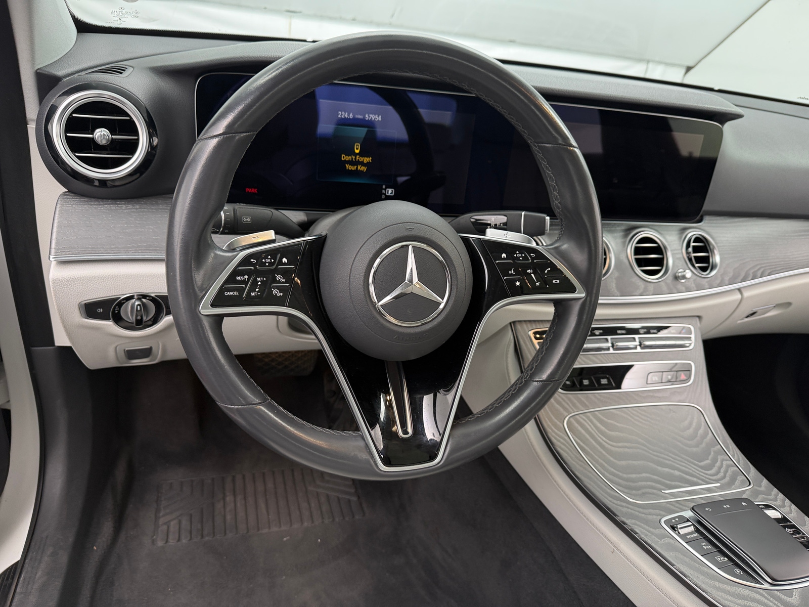 Thumbnail: 2021 Mercedes-Benz E-Class - 4