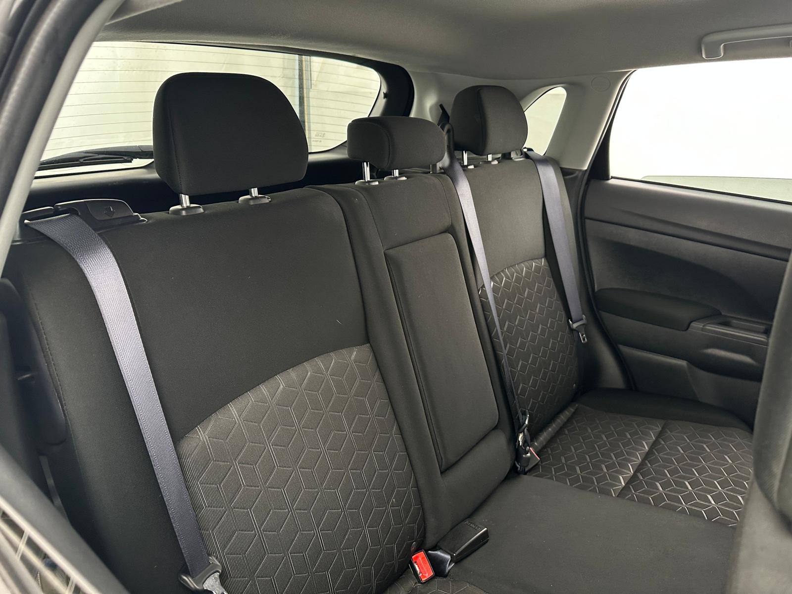 Thumbnail: 2024 Mitsubishi Outlander Sport - 6