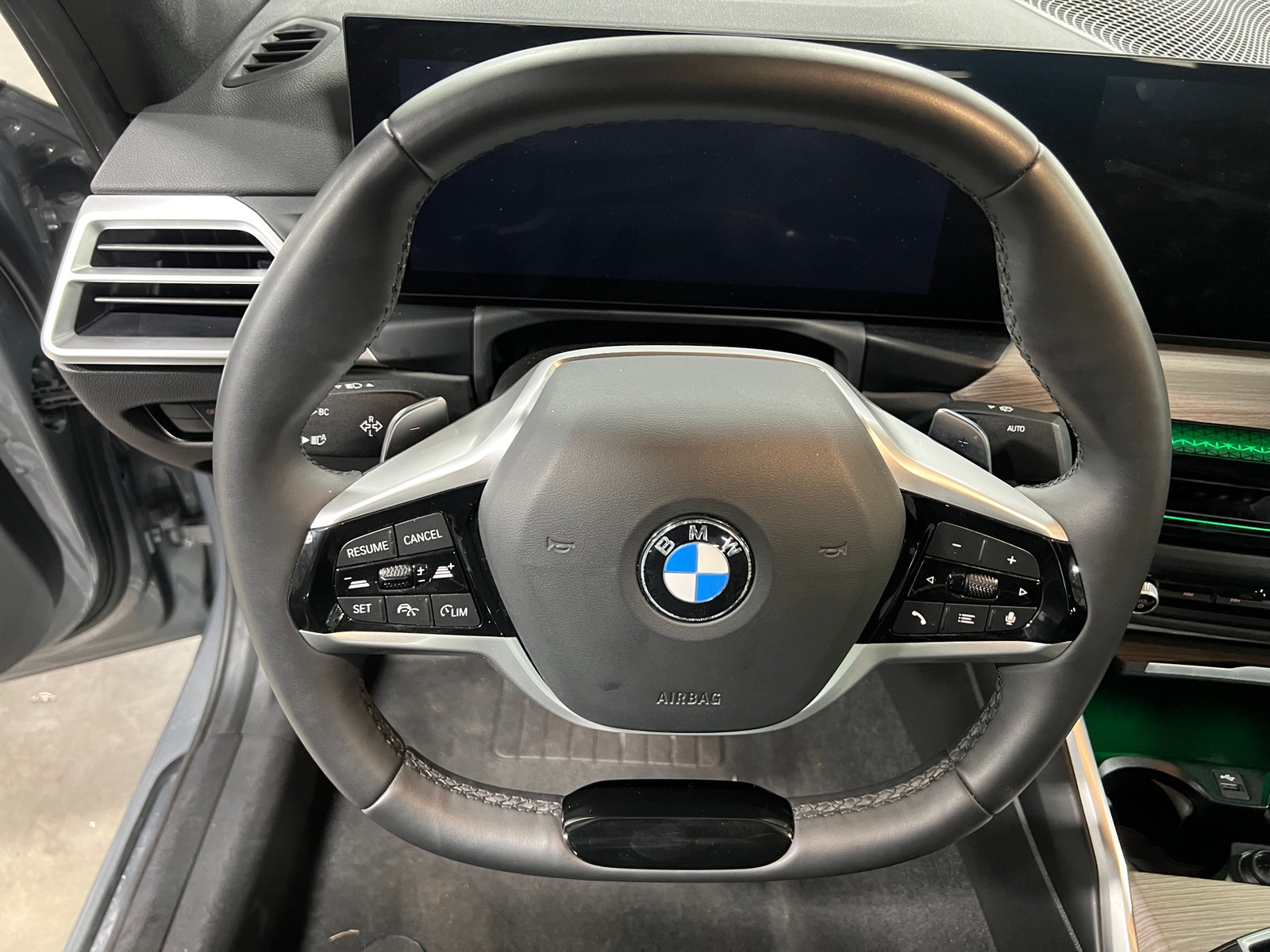 Thumbnail: 2025 BMW 3 Series - 4