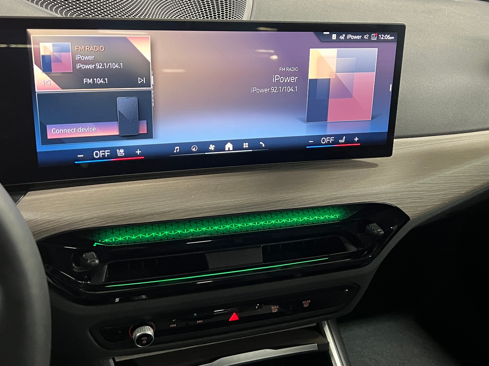 Thumbnail: 2025 BMW 3 Series - 3