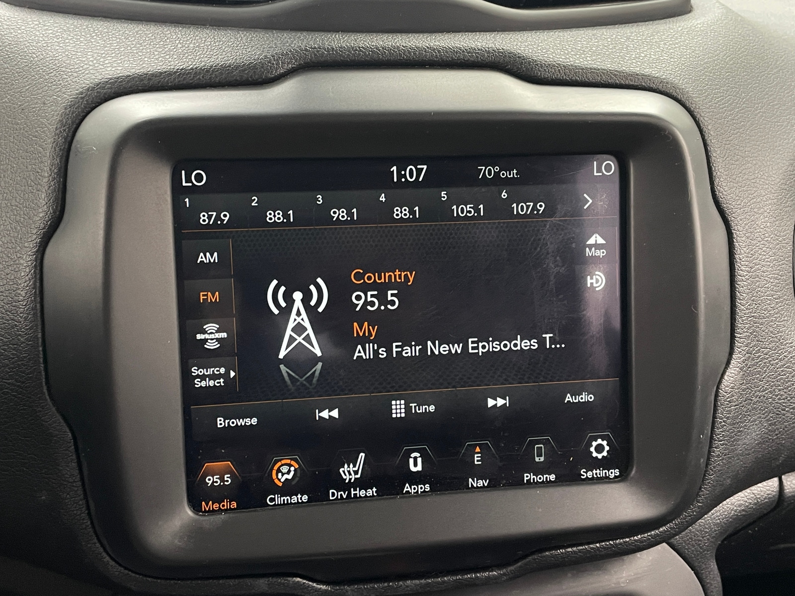 Thumbnail: 2019 Jeep Renegade - 4