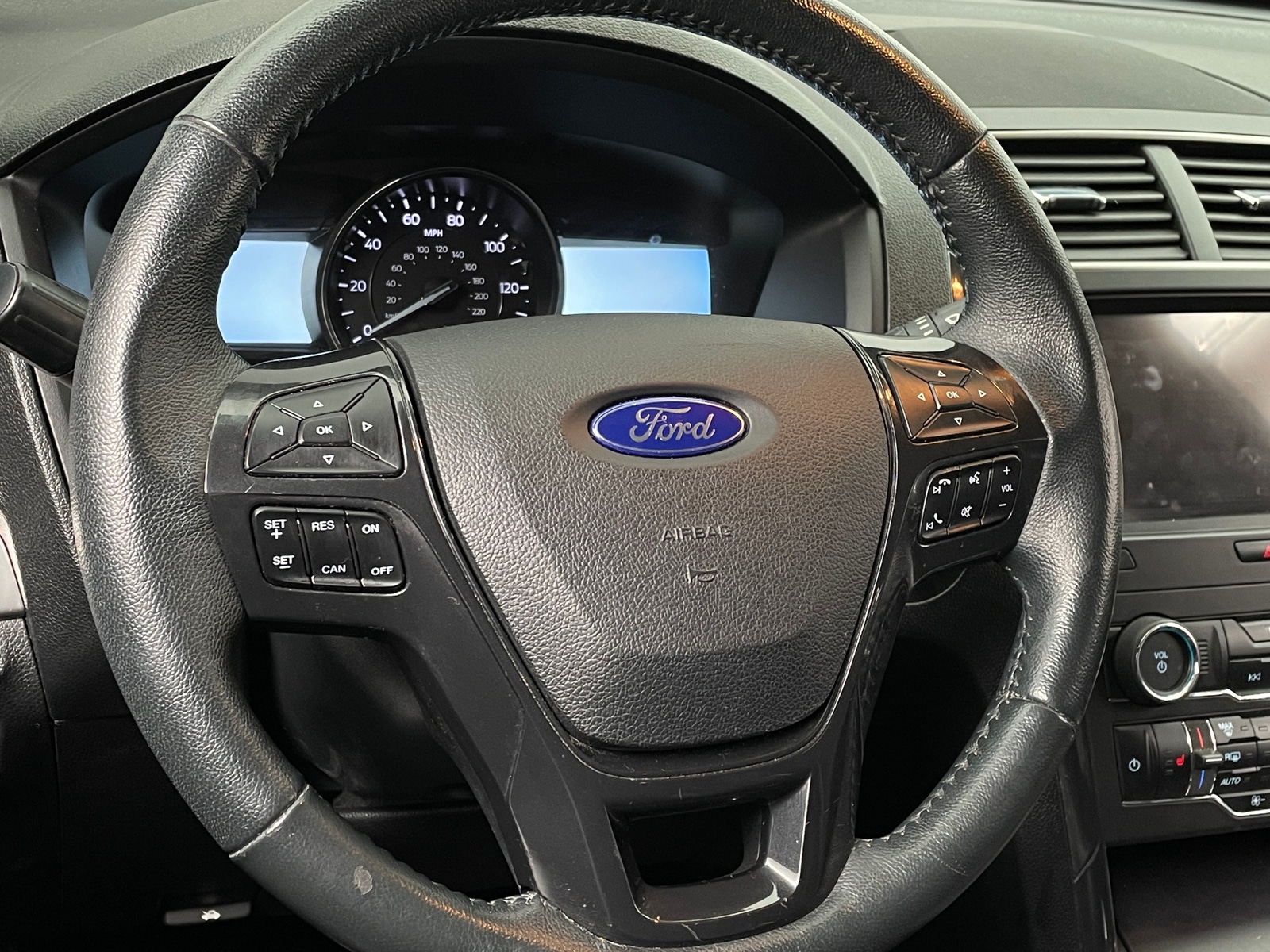 Thumbnail: 2019 Ford Explorer - 5