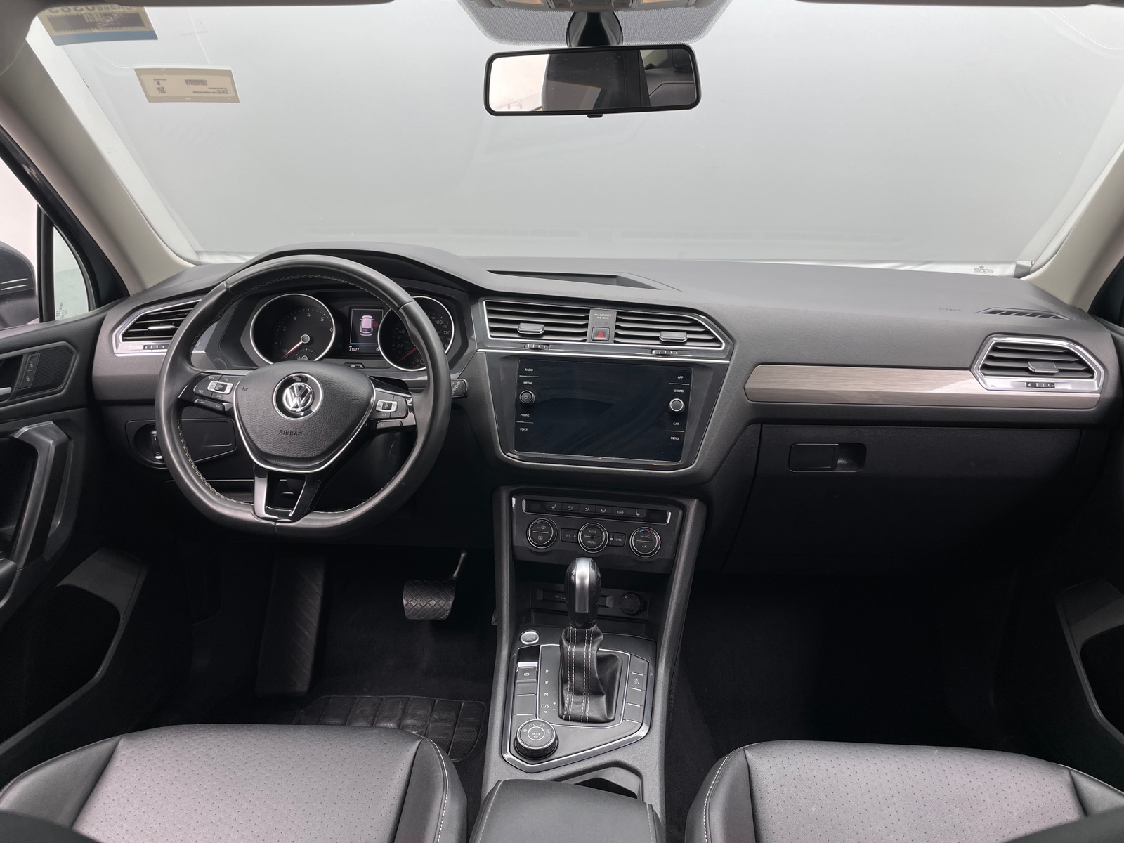 Thumbnail: 2021 Volkswagen Tiguan - 2