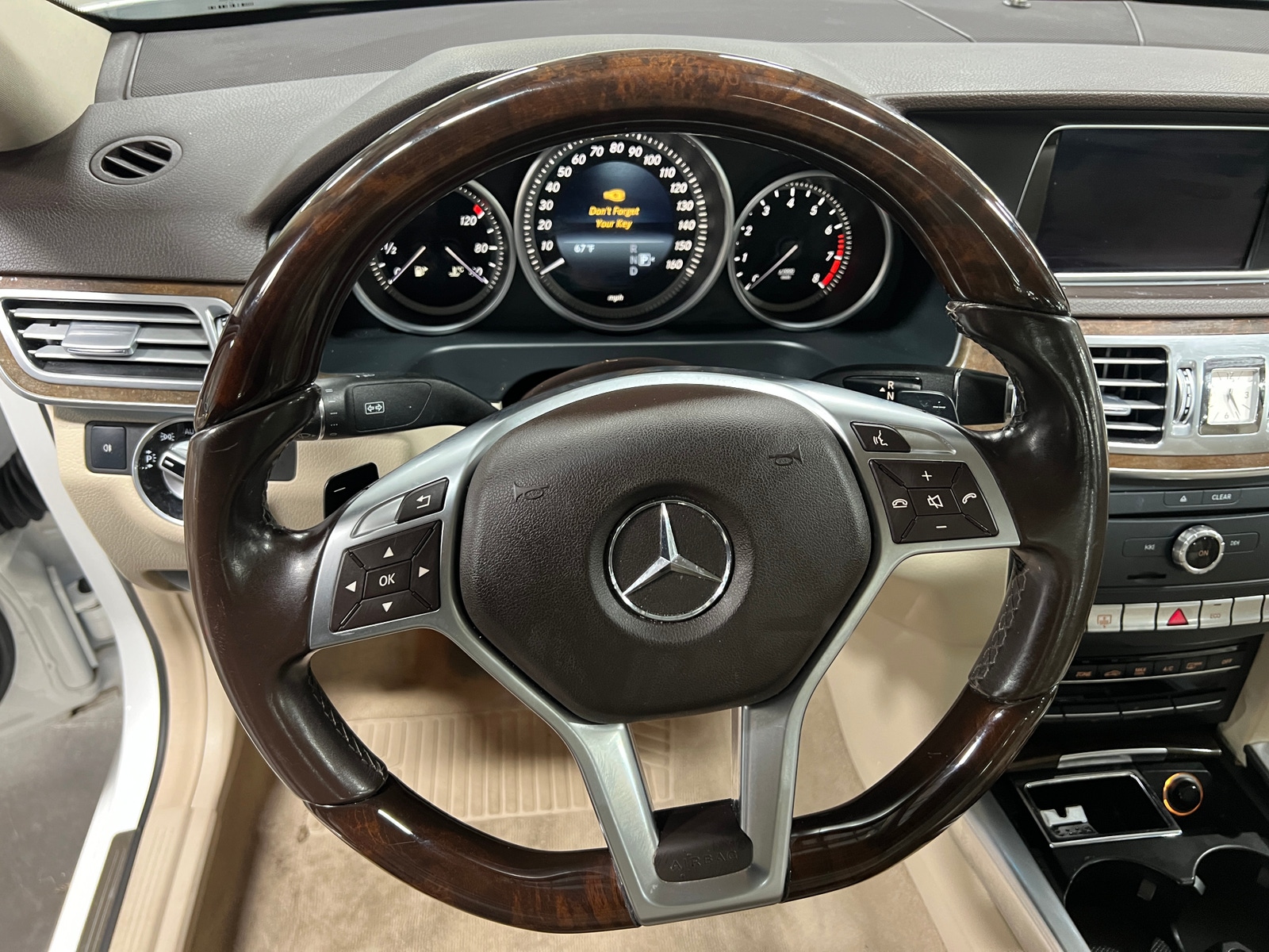 Thumbnail: 2016 Mercedes-Benz E-Class - 4