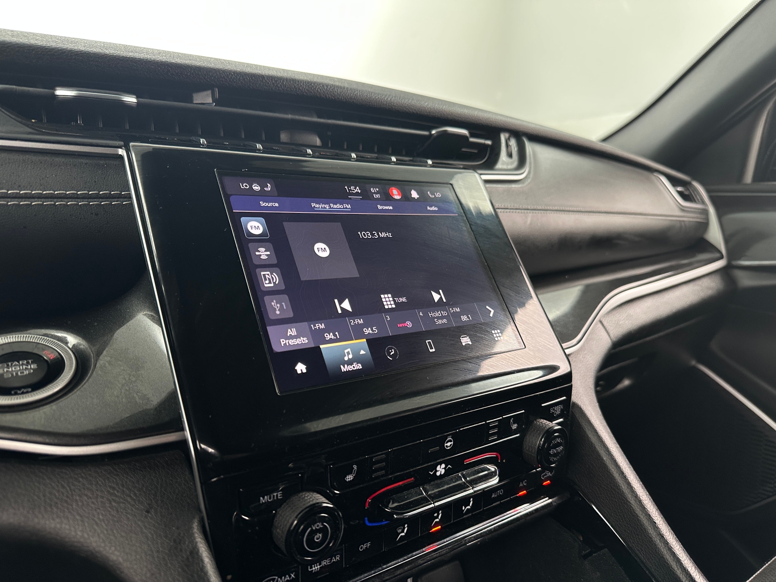 Thumbnail: 2022 Jeep Grand Cherokee - 3