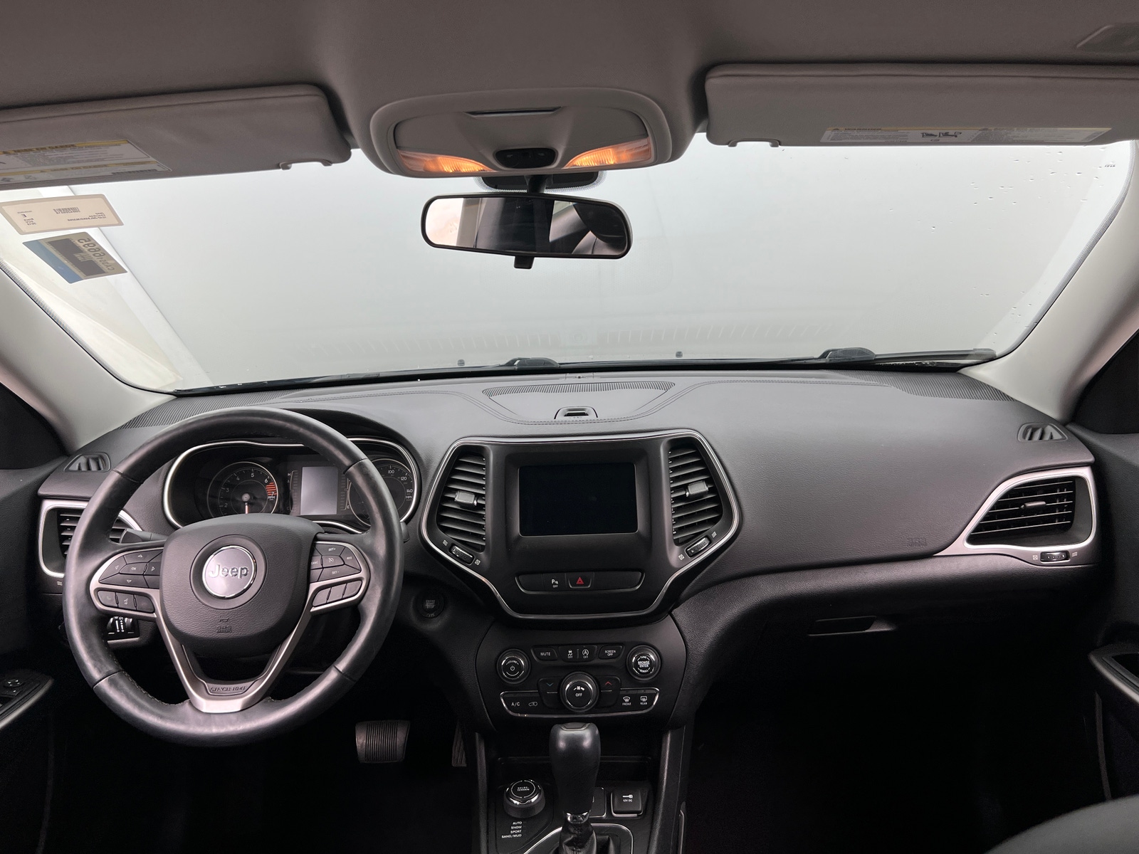 Thumbnail: 2019 Jeep Cherokee - 3