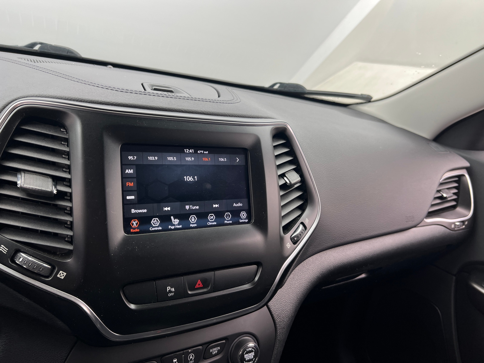 Thumbnail: 2019 Jeep Cherokee - 4