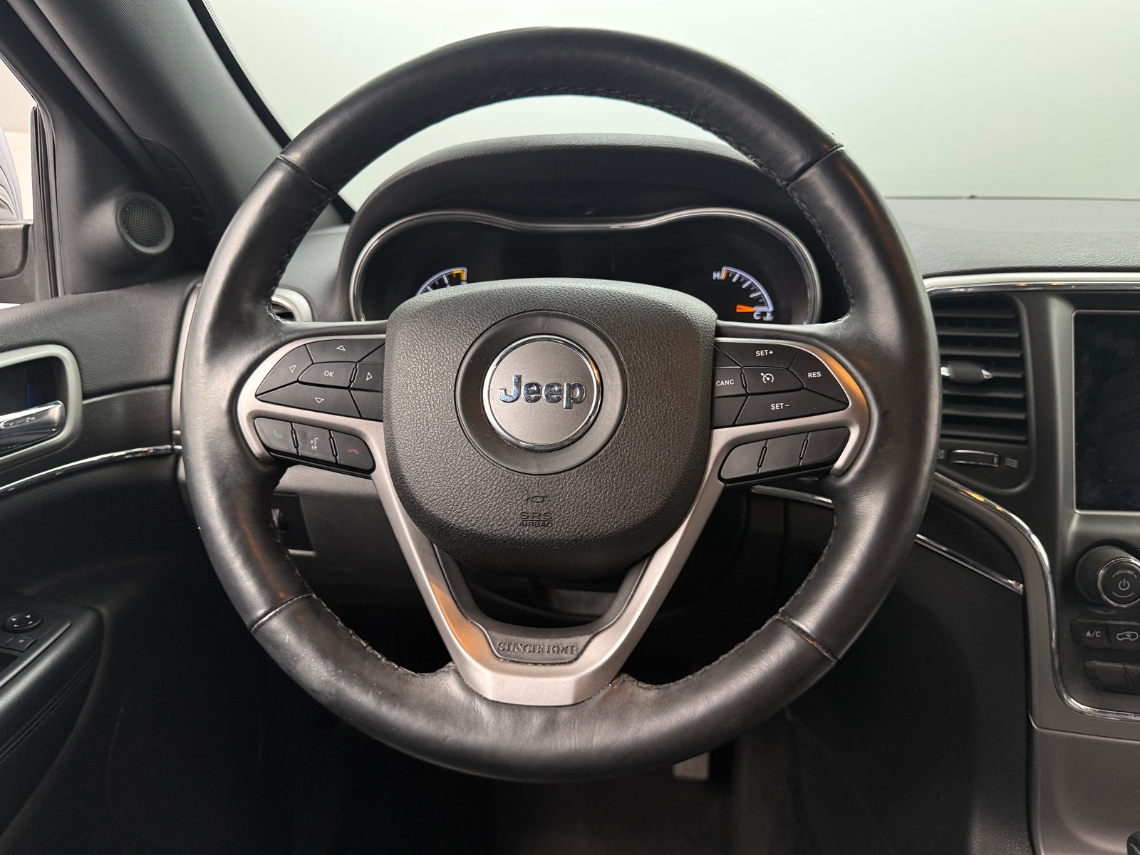 Thumbnail: 2018 Jeep Grand Cherokee - 4