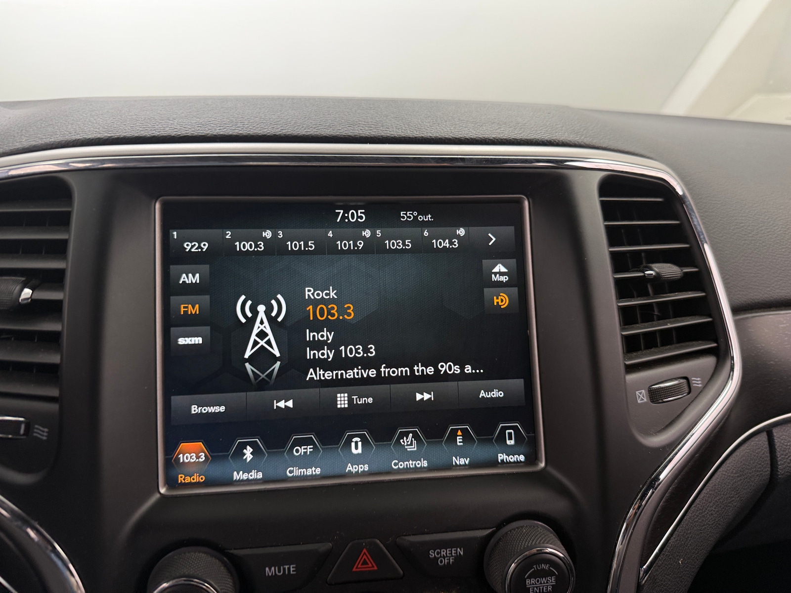 Thumbnail: 2018 Jeep Grand Cherokee - 3