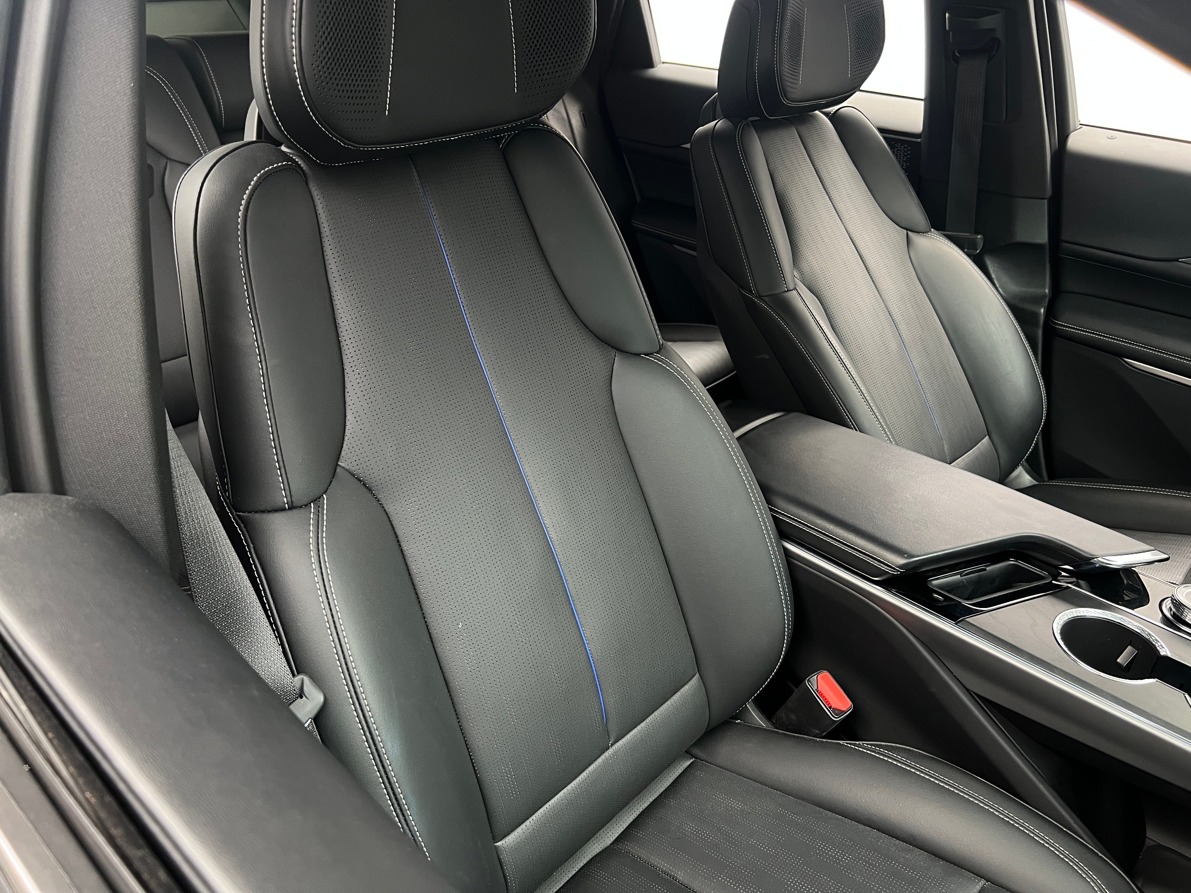 Used 2023 Cadillac LYRIQ Luxury with VIN 1GYKPMRK5PZ003394 for sale in Oak Creek, WI