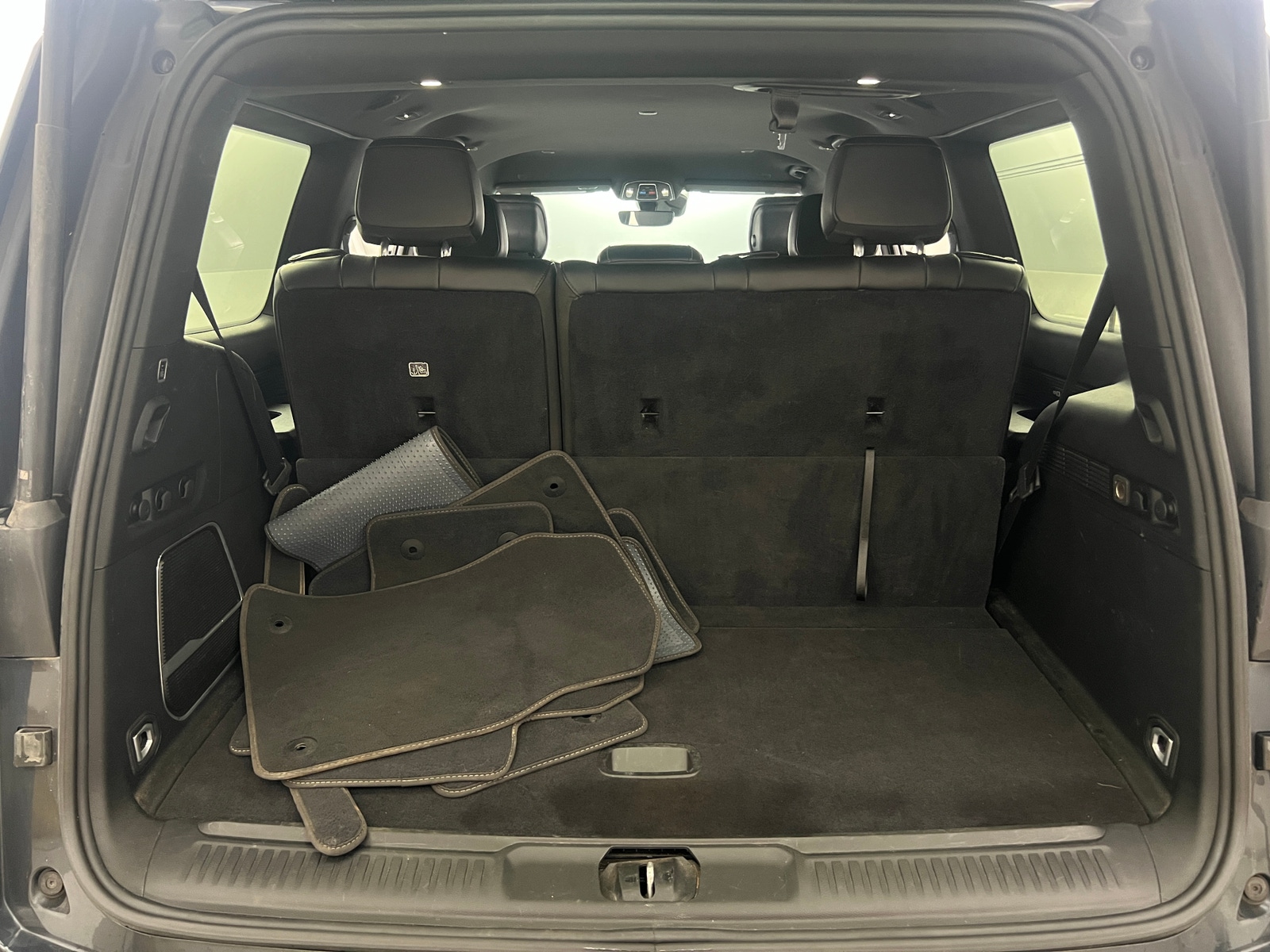 Thumbnail: 2022 Jeep Wagoneer - 6