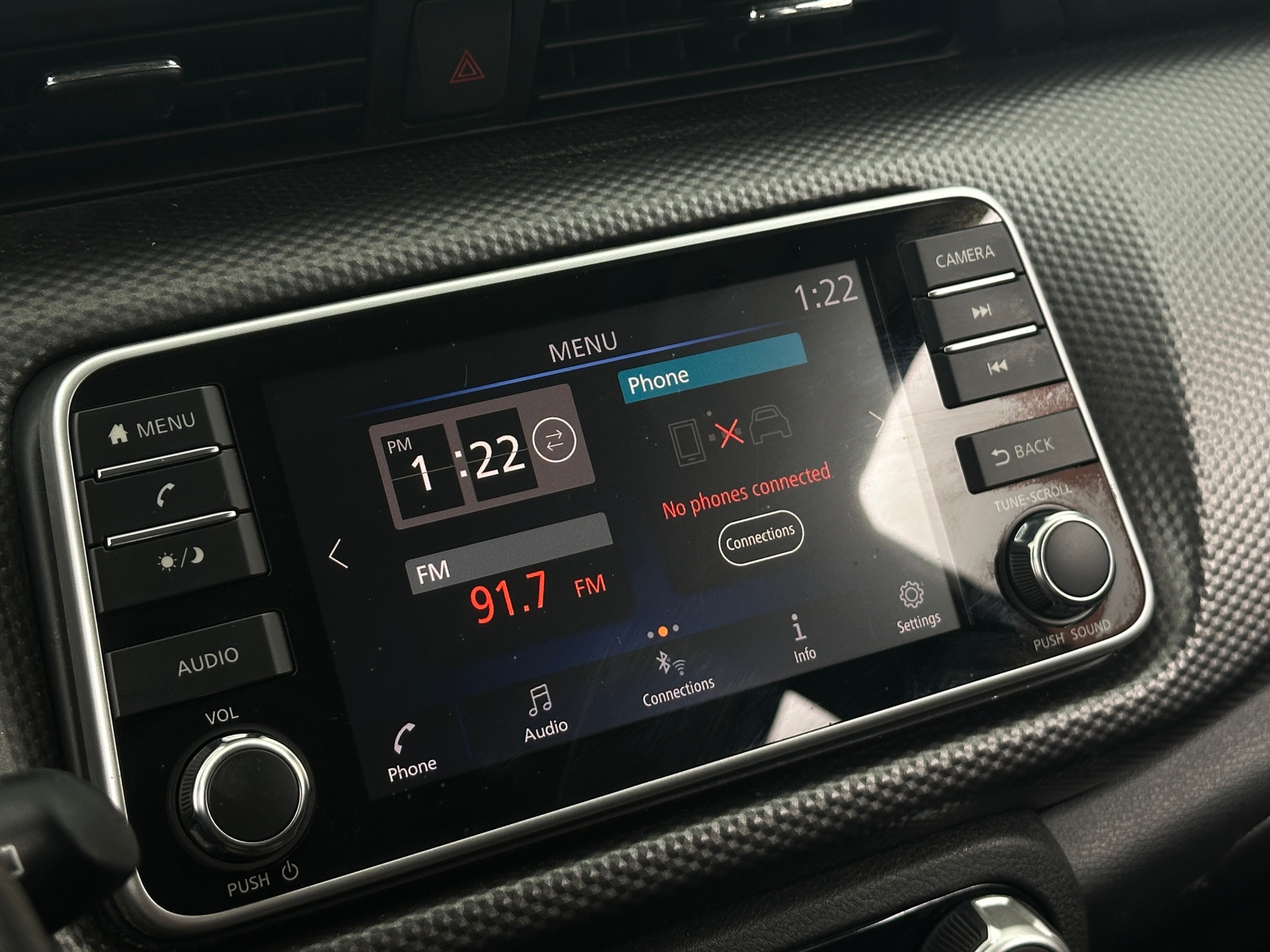 Thumbnail: 2019 Nissan Kicks - 4