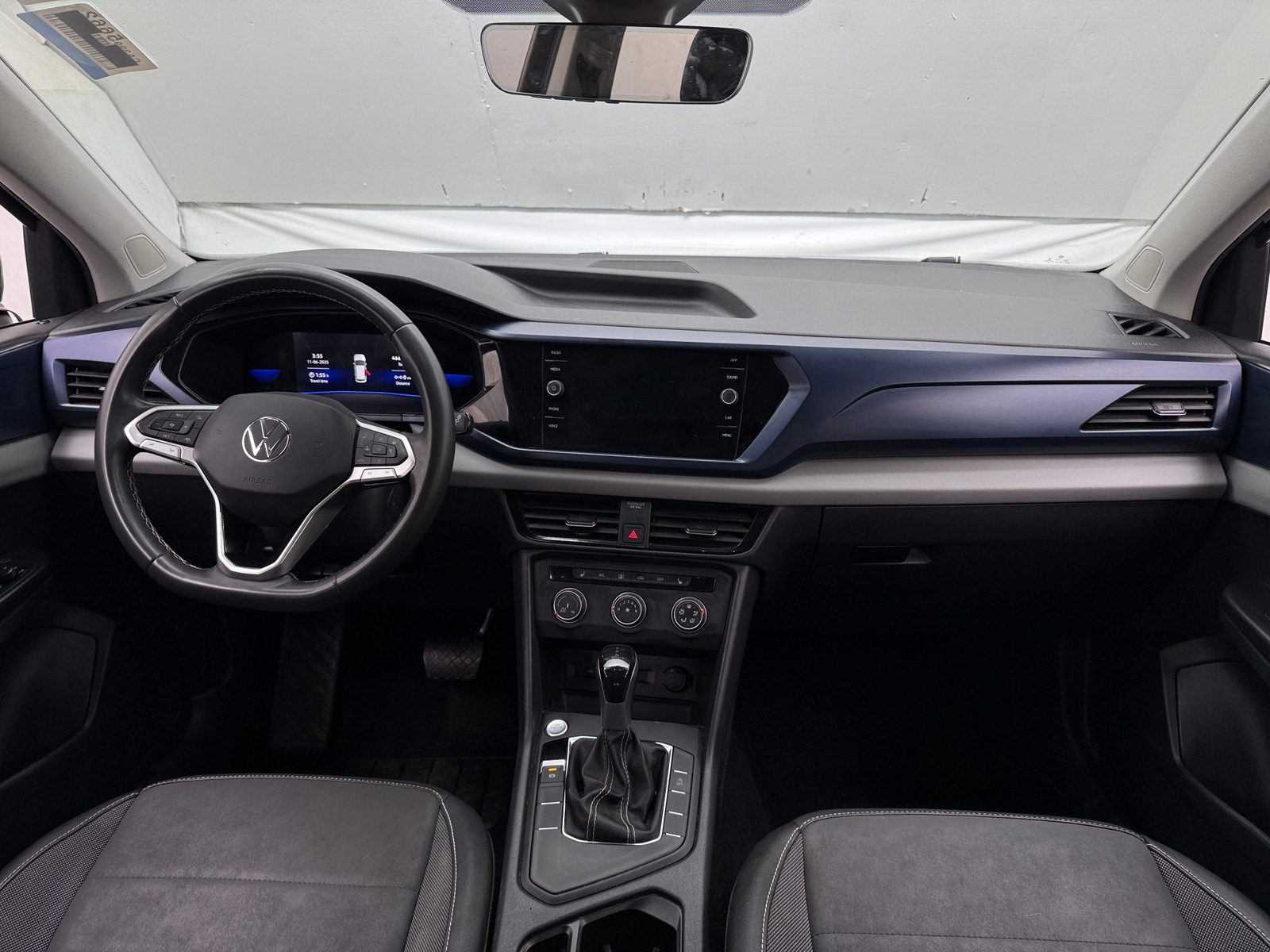 Thumbnail: 2022 Volkswagen Taos - 3